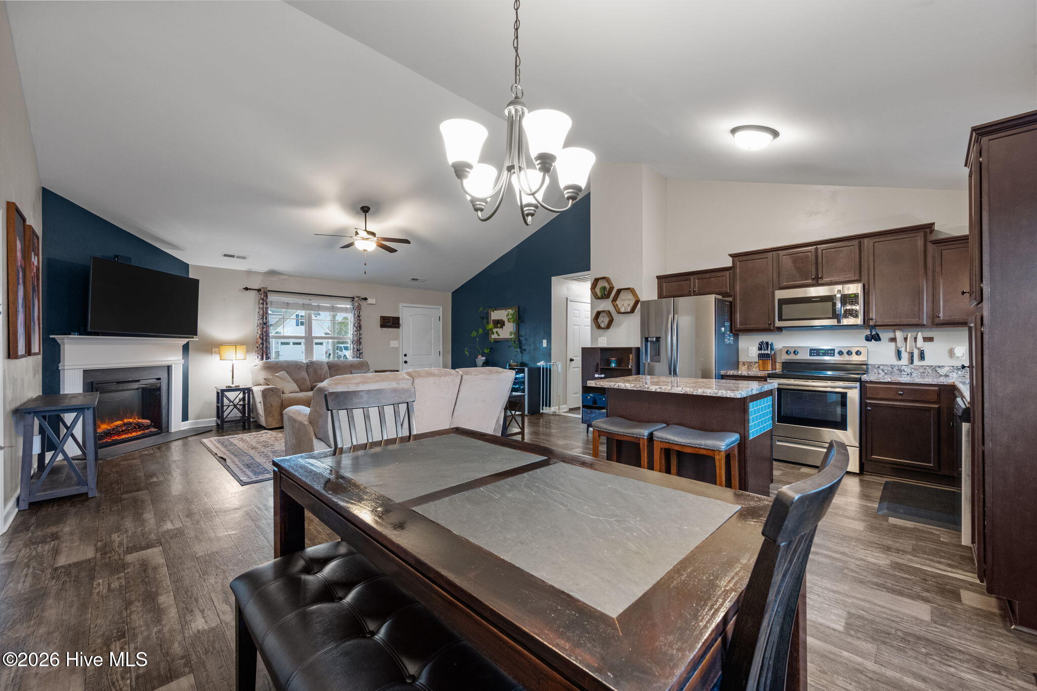 100552246 | Photo 15