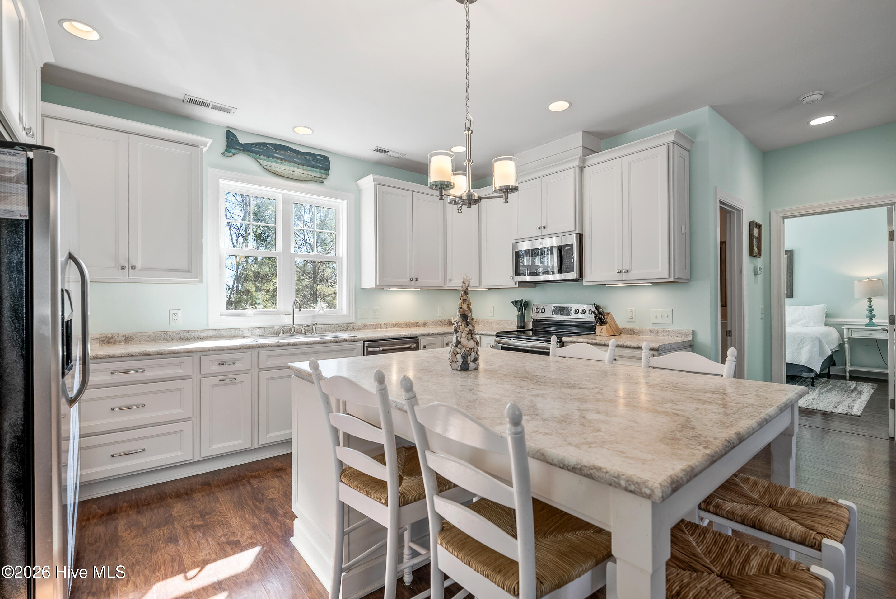 100551312 | Photo 15