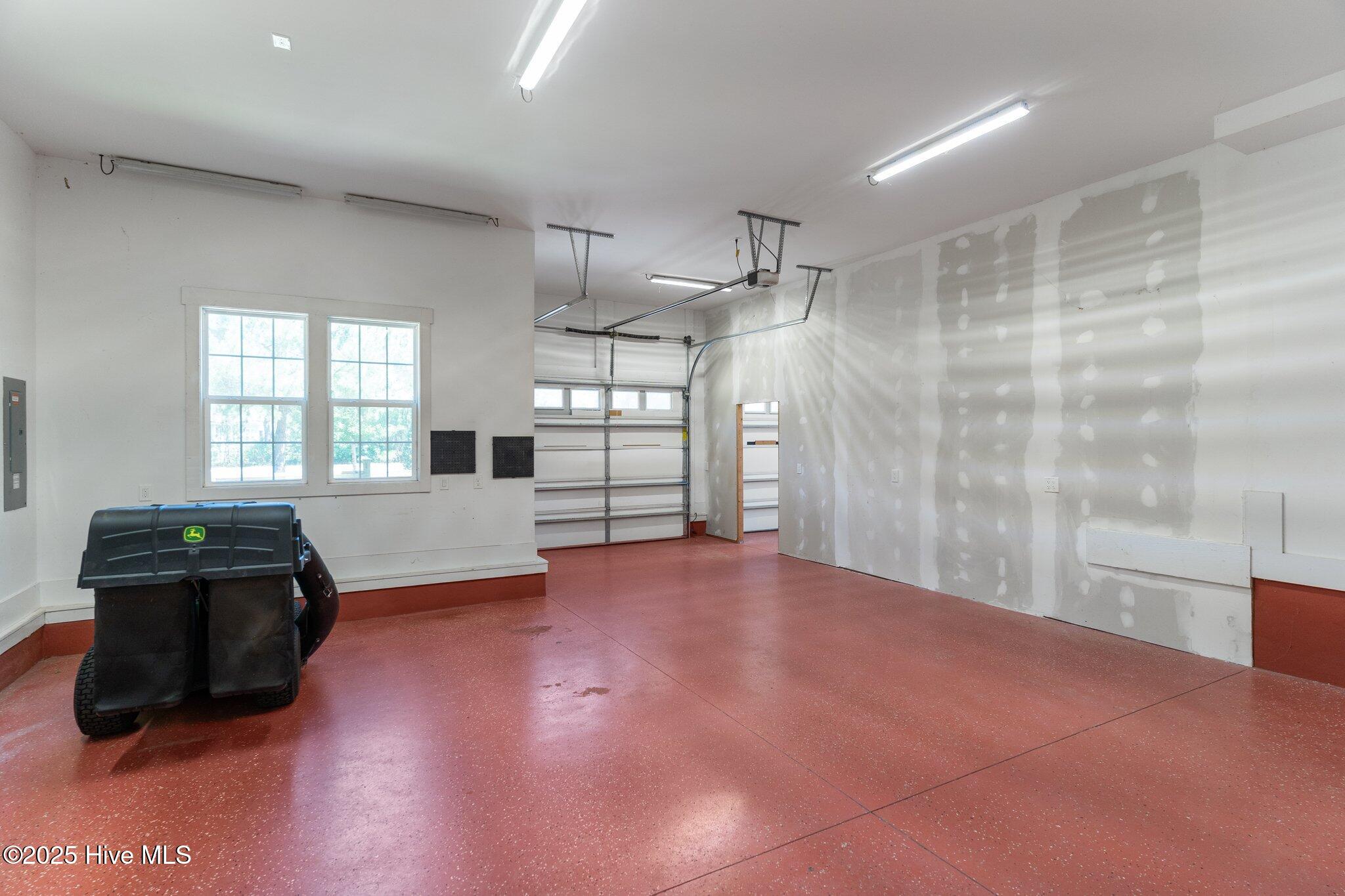 100552432 | Photo 54