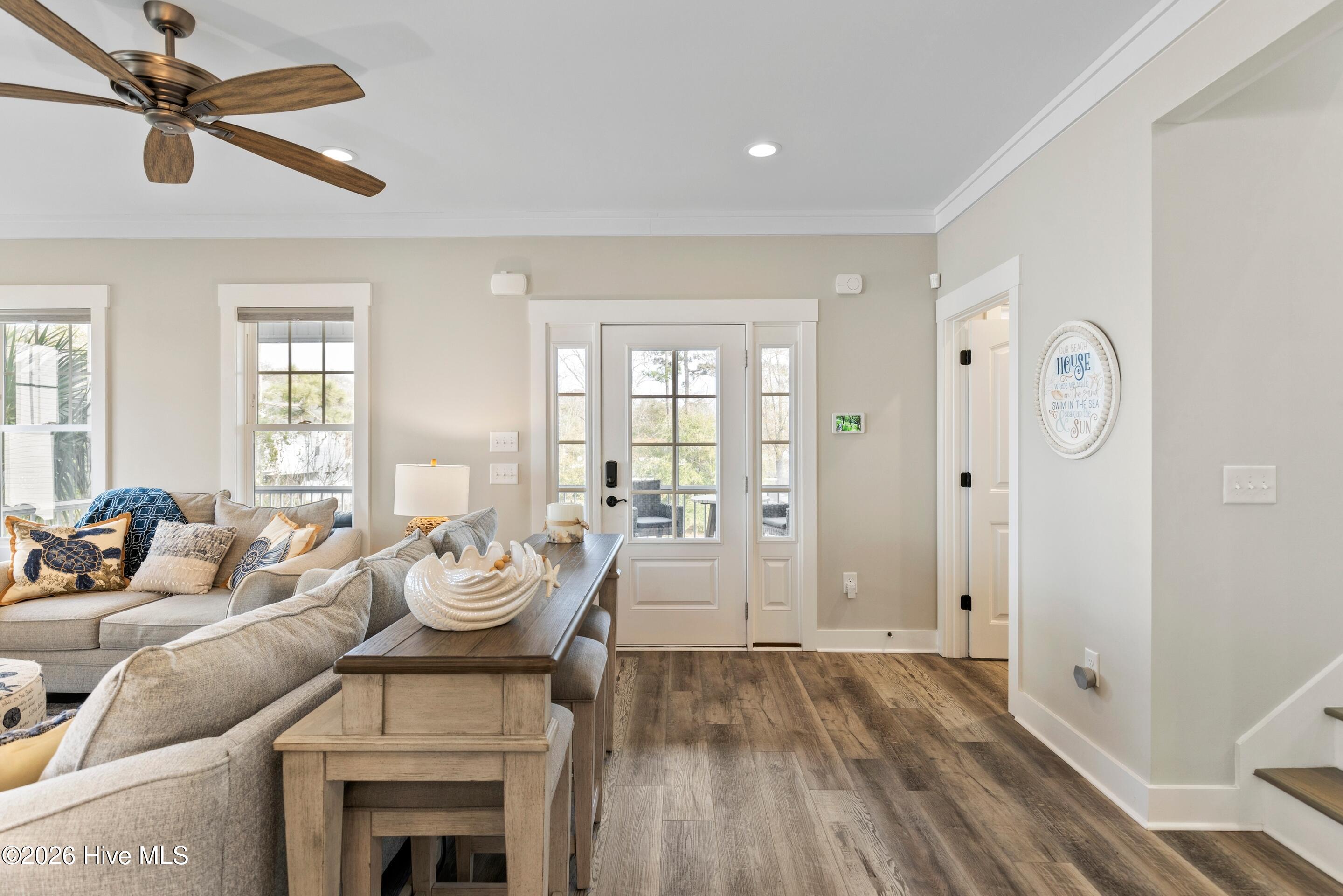 100548444 | Photo 28