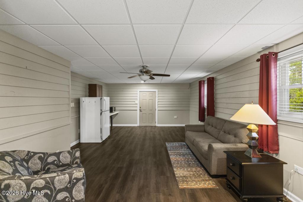 100570465 | Photo 21