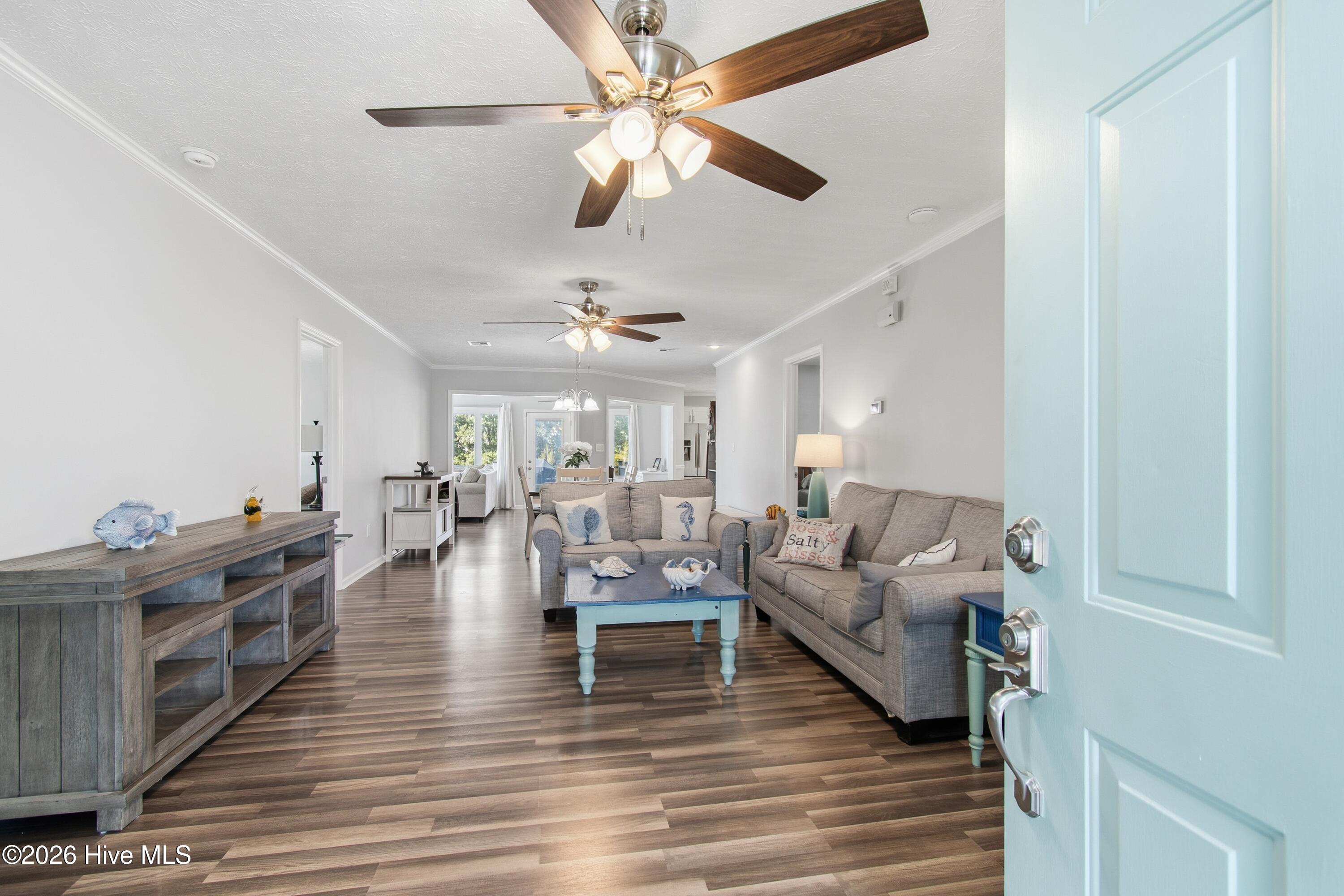 100550998 | Photo 11