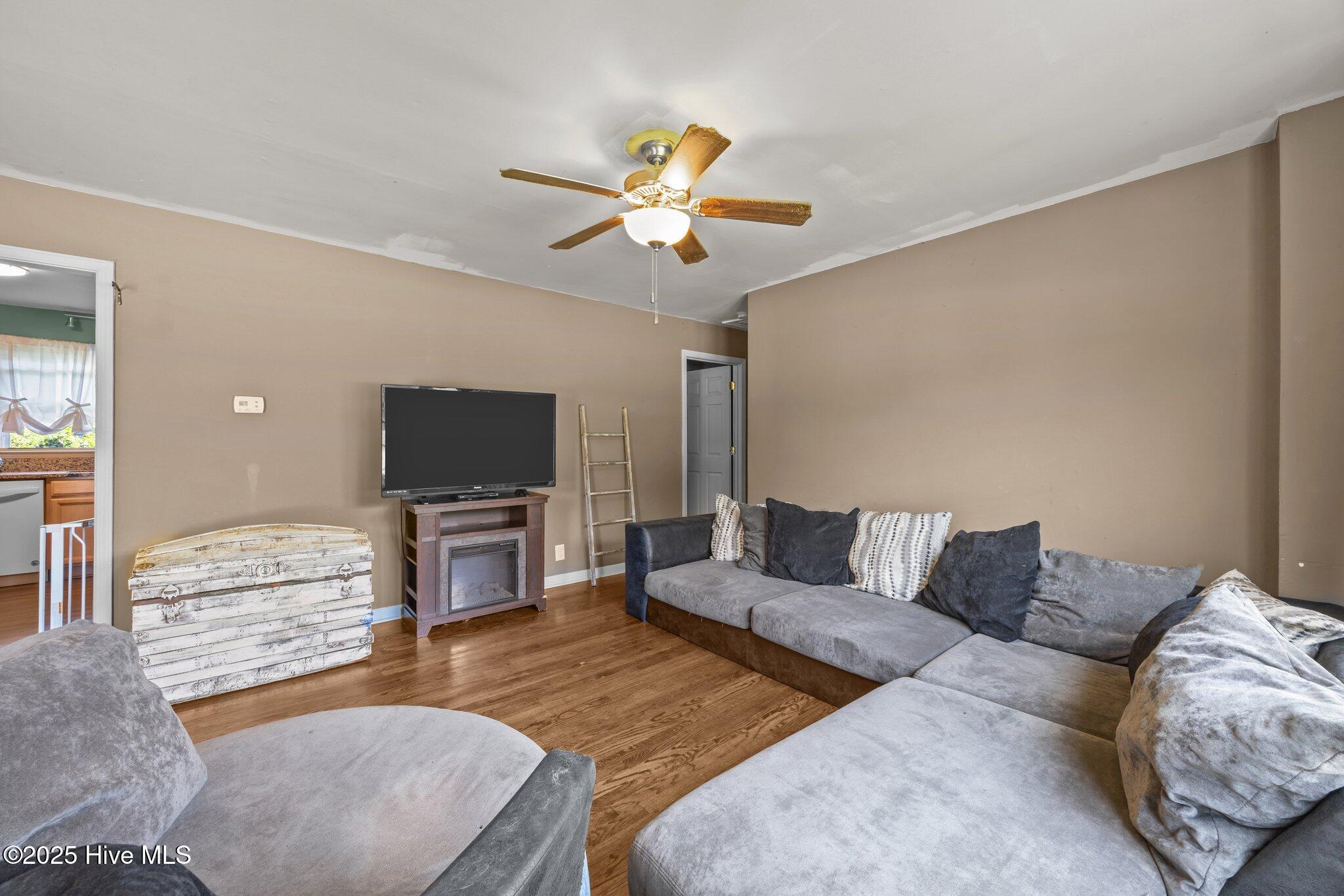 large-0197b1b7-7665-704f-a797-cb20489590