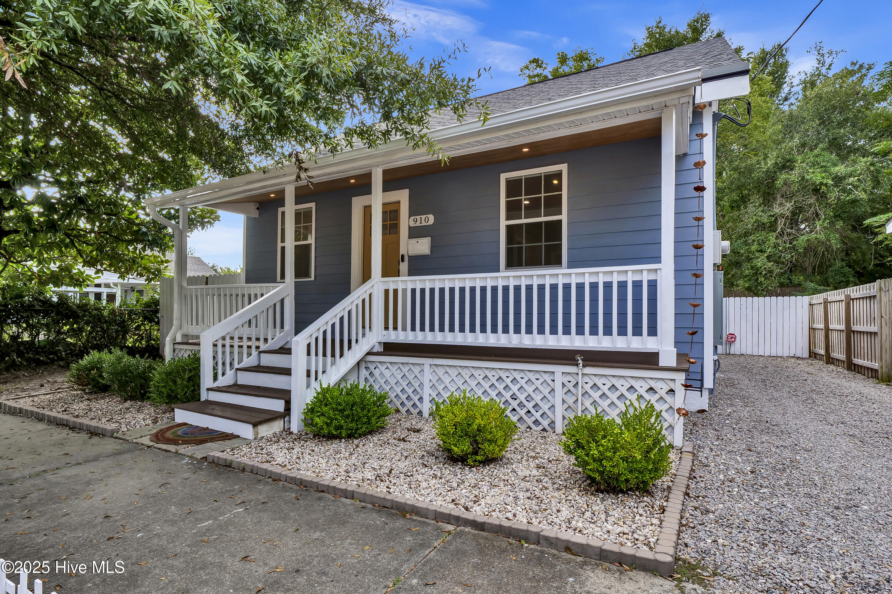 100556721 | Photo 30