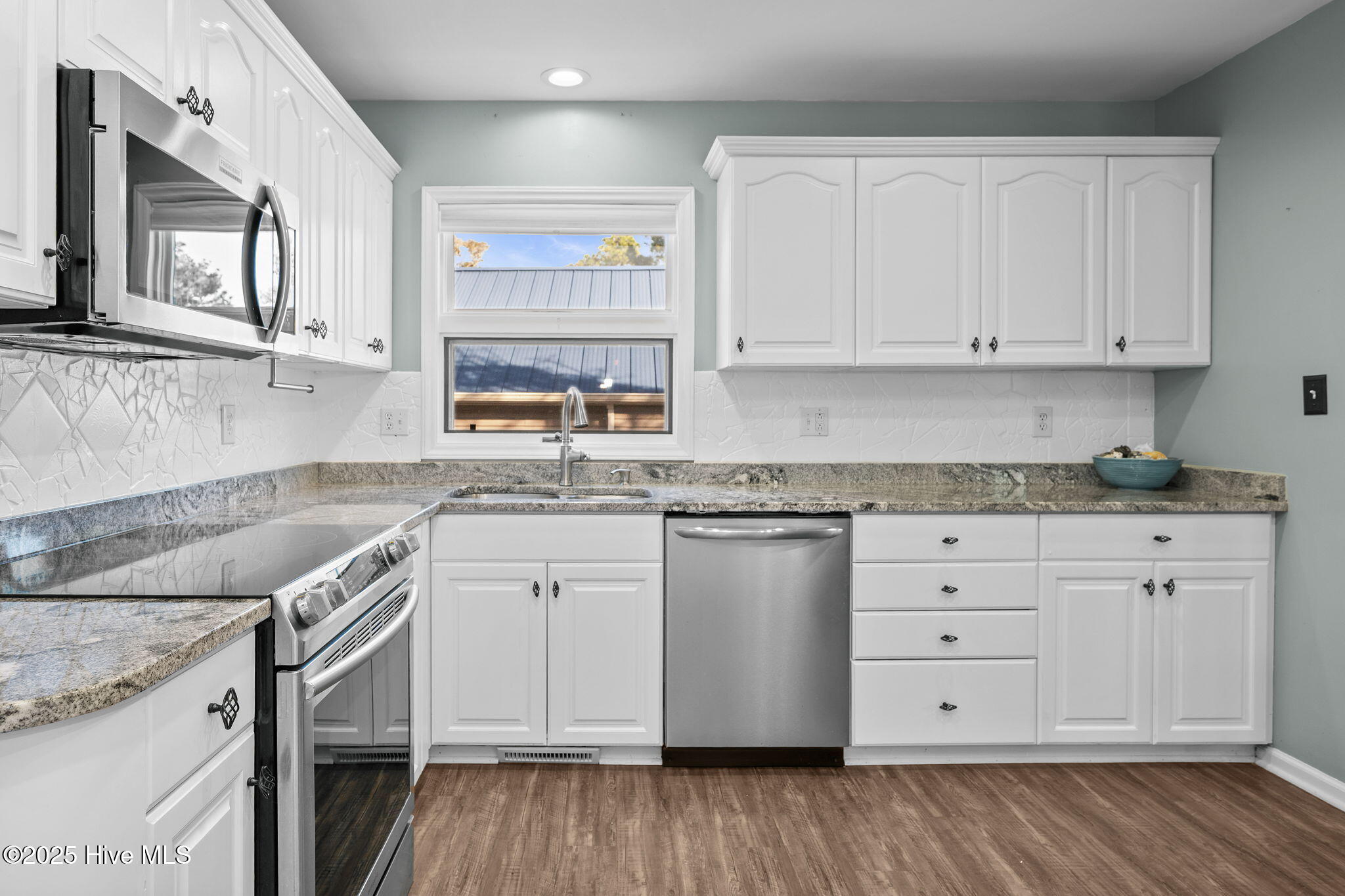 100542454 | Photo 27