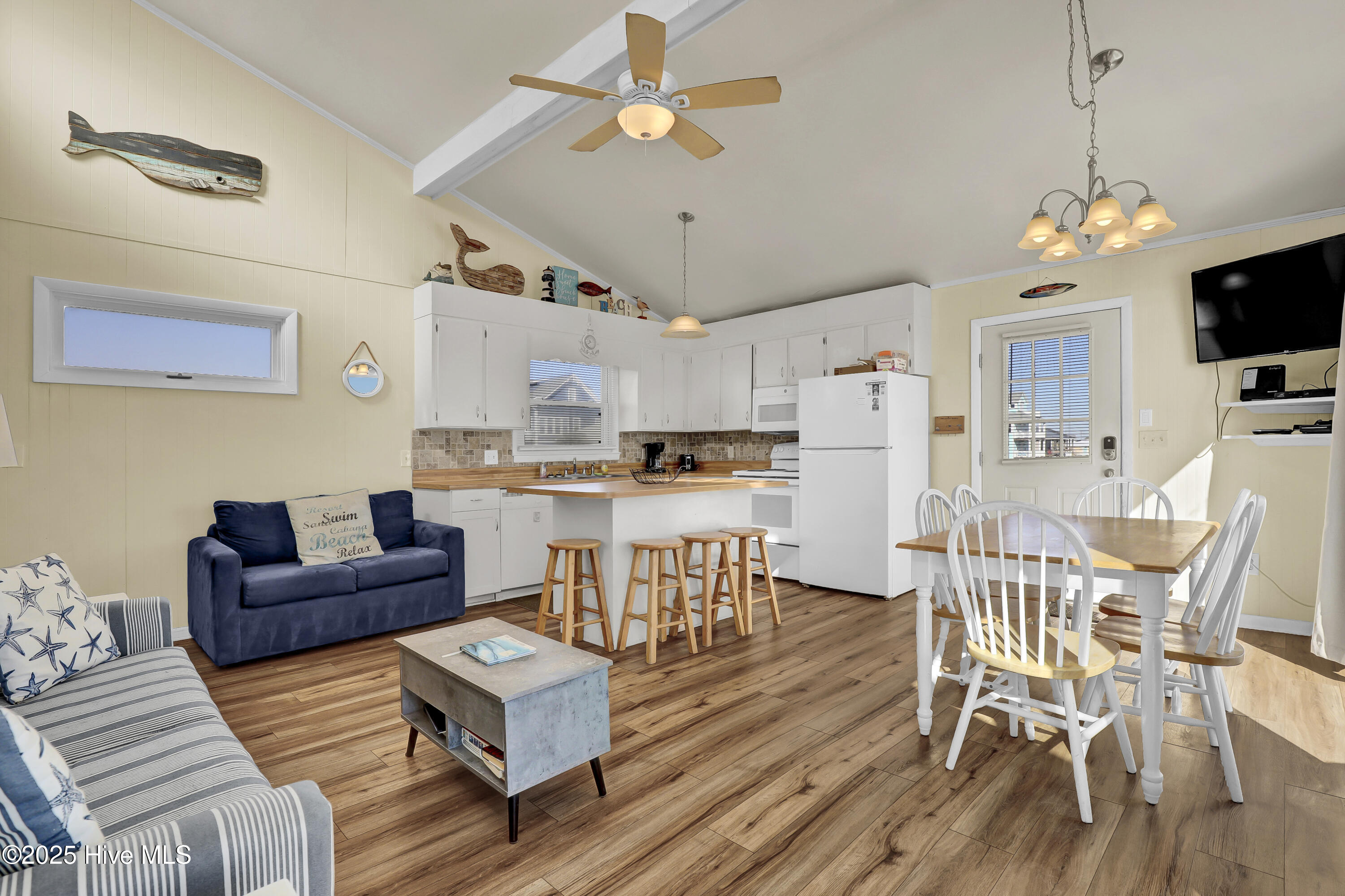 100518546 | Photo 13