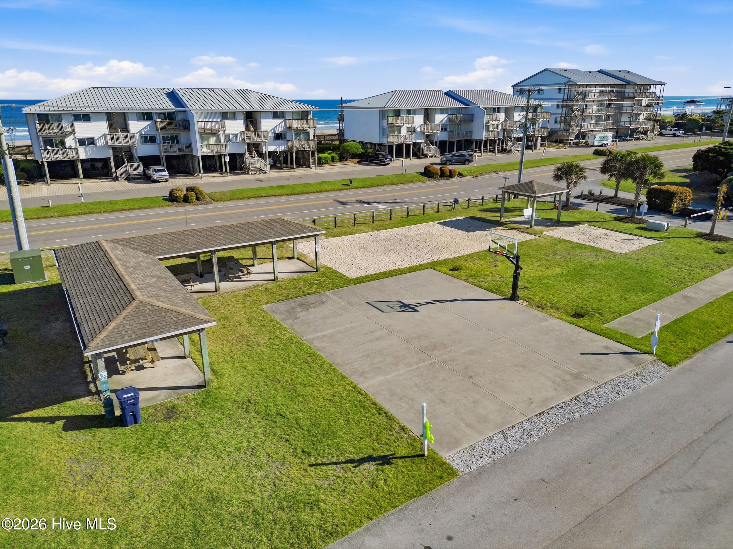 100565871 | Photo 57