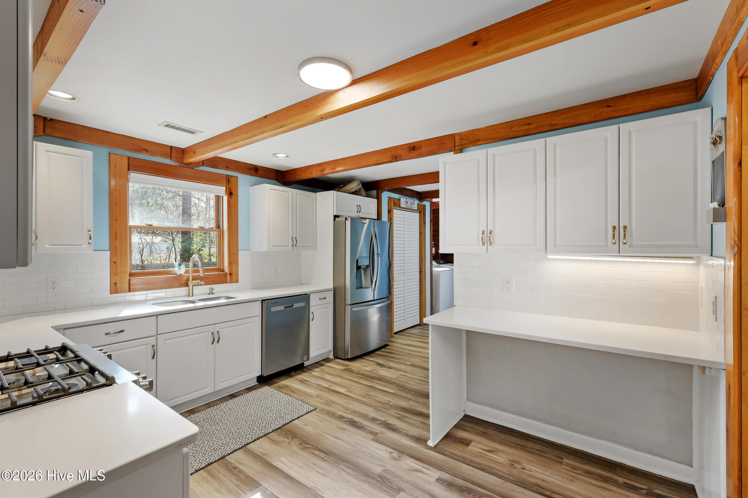 100563563 | Photo 14