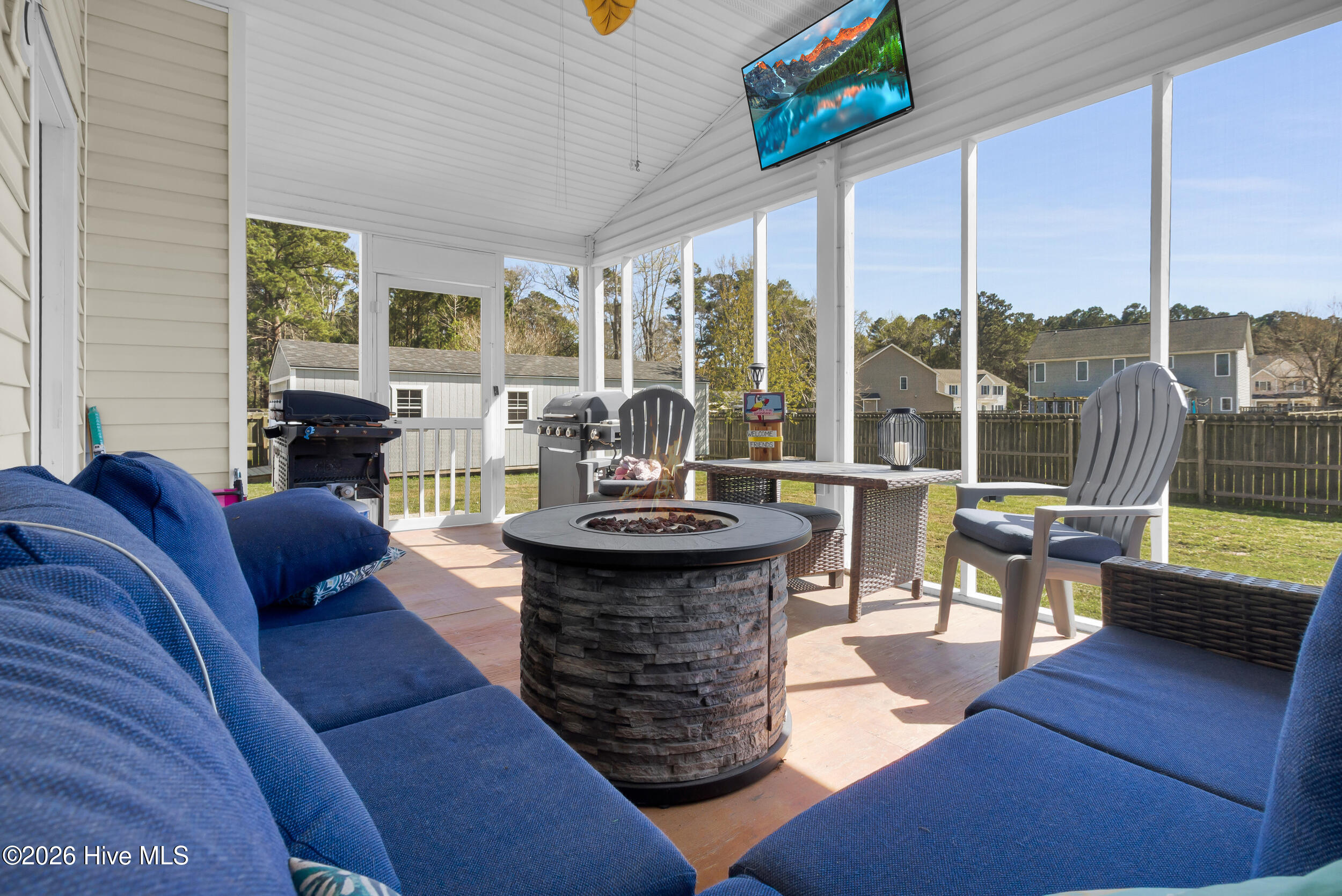 100562636 | Photo 26