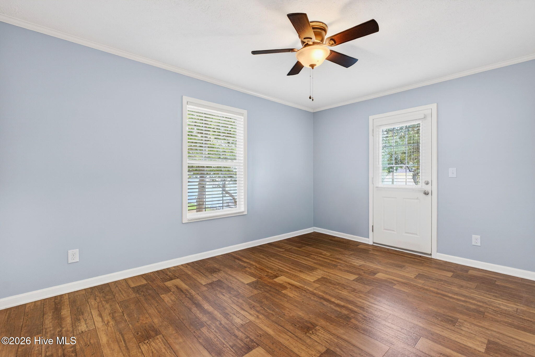 100557070 | Photo 21