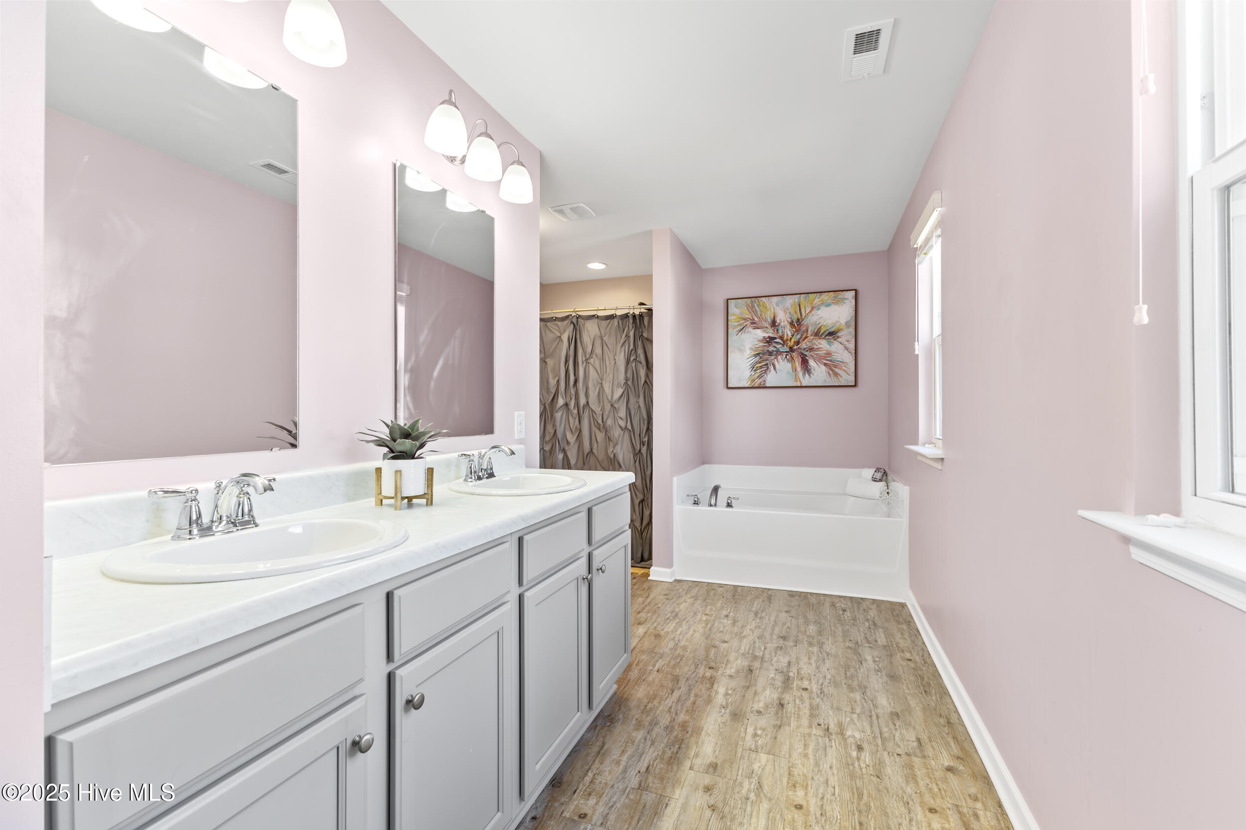 100545034 | Photo 20