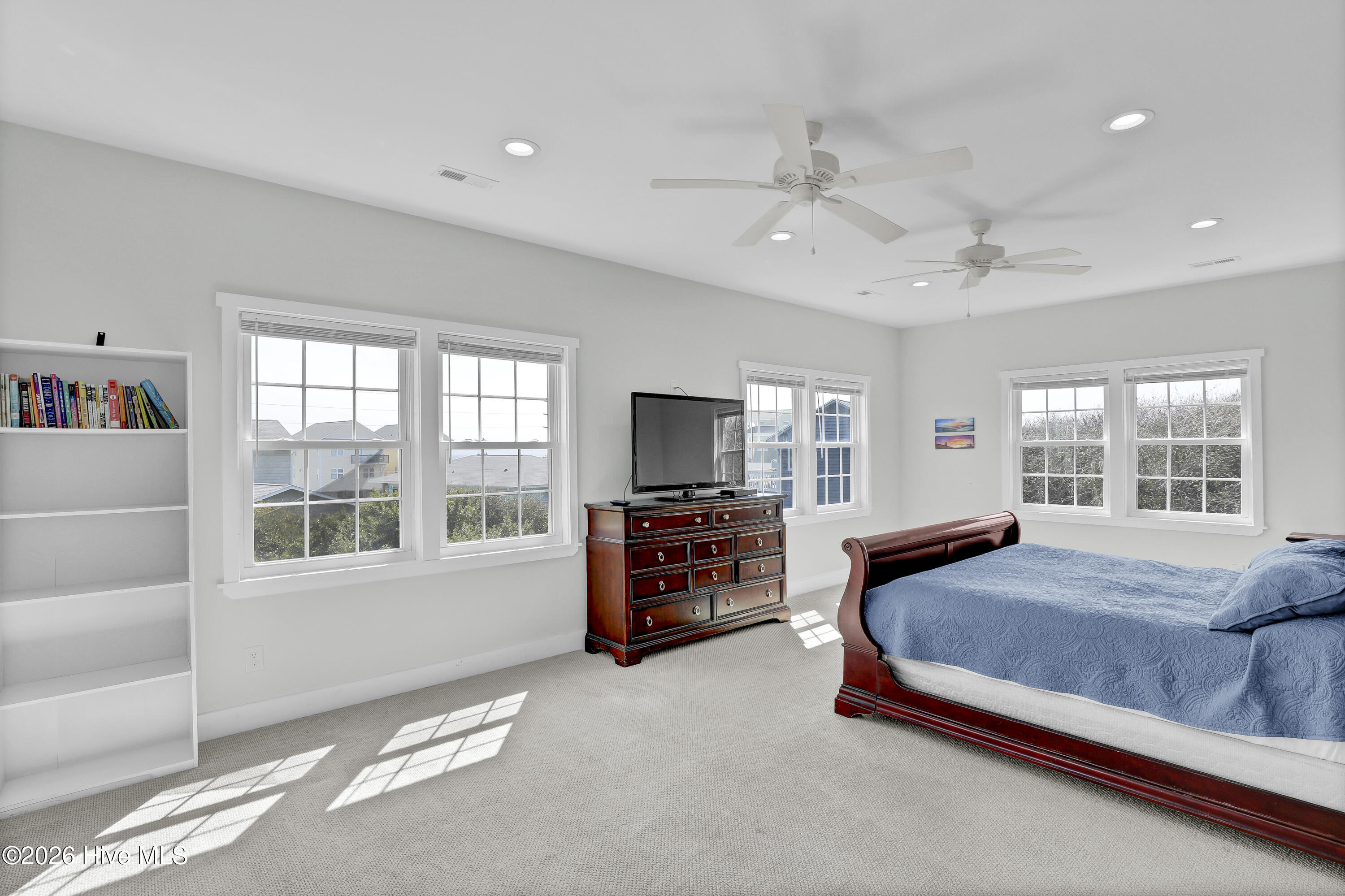 100551394 | Photo 23