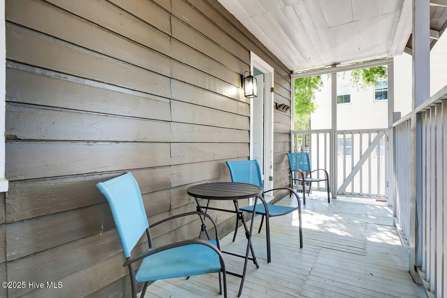 100542130 | Photo 39