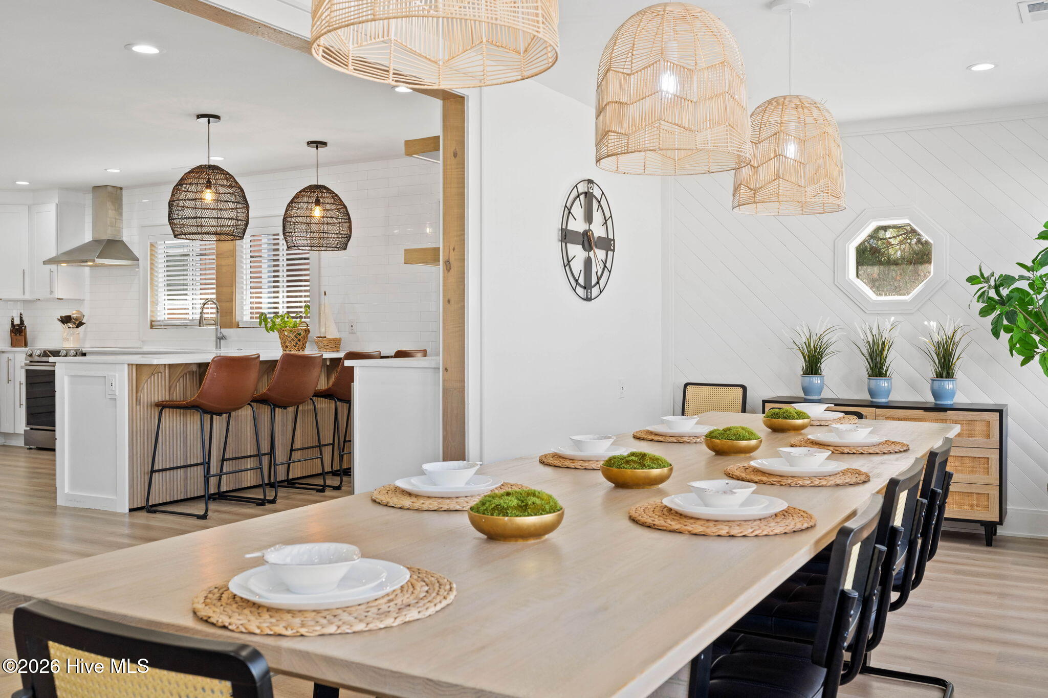 100565975 | Photo 12