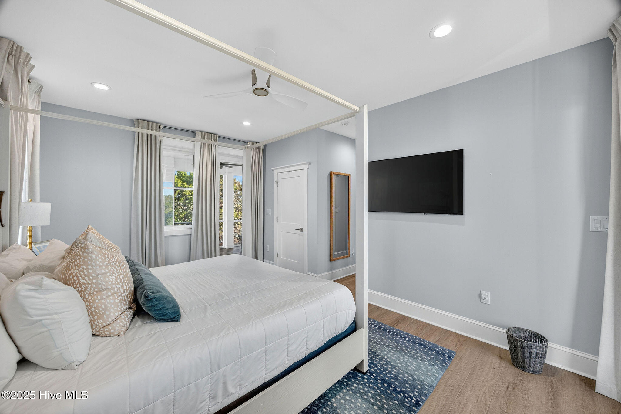 100541250 | Photo 18