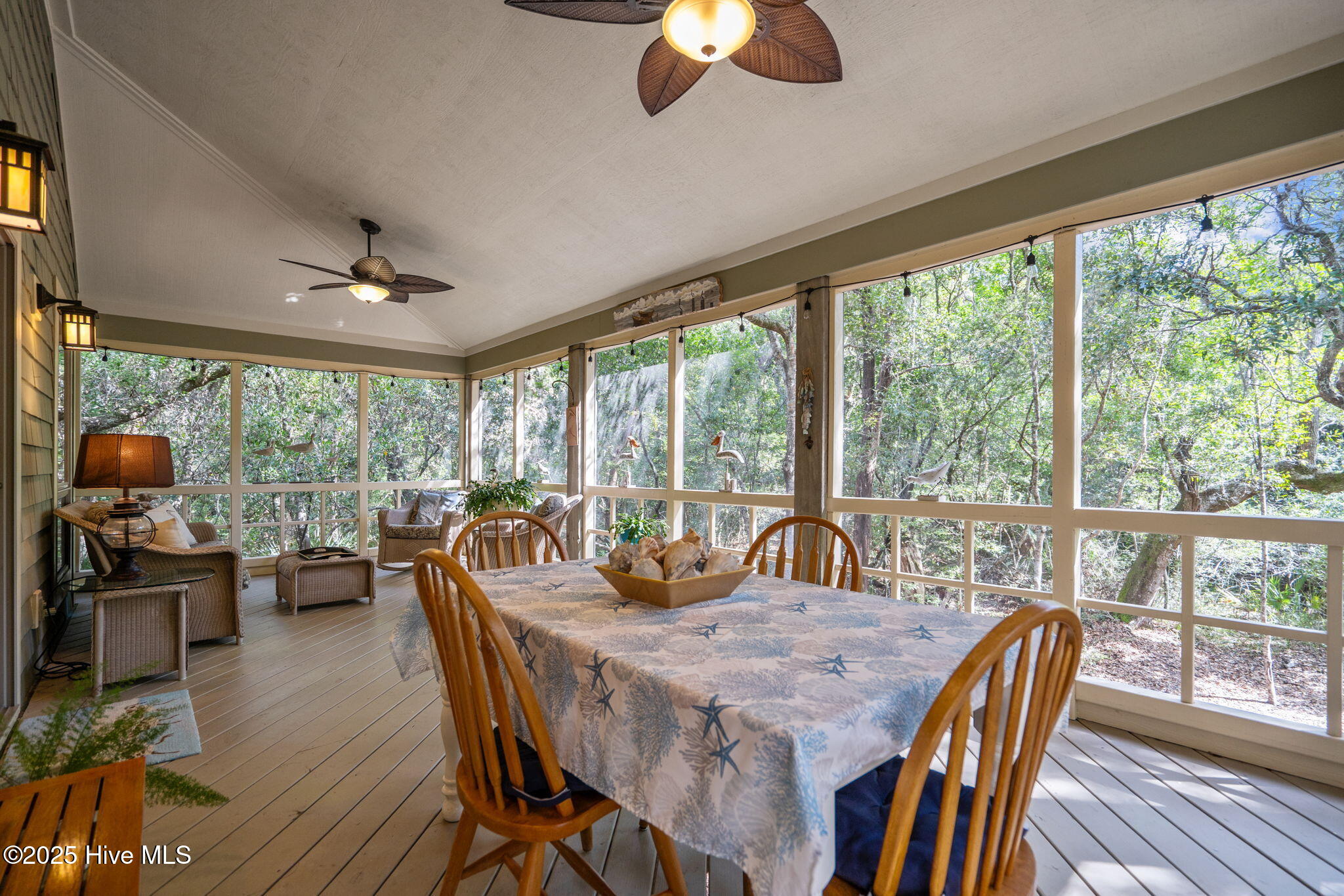 100501952 | Photo 23