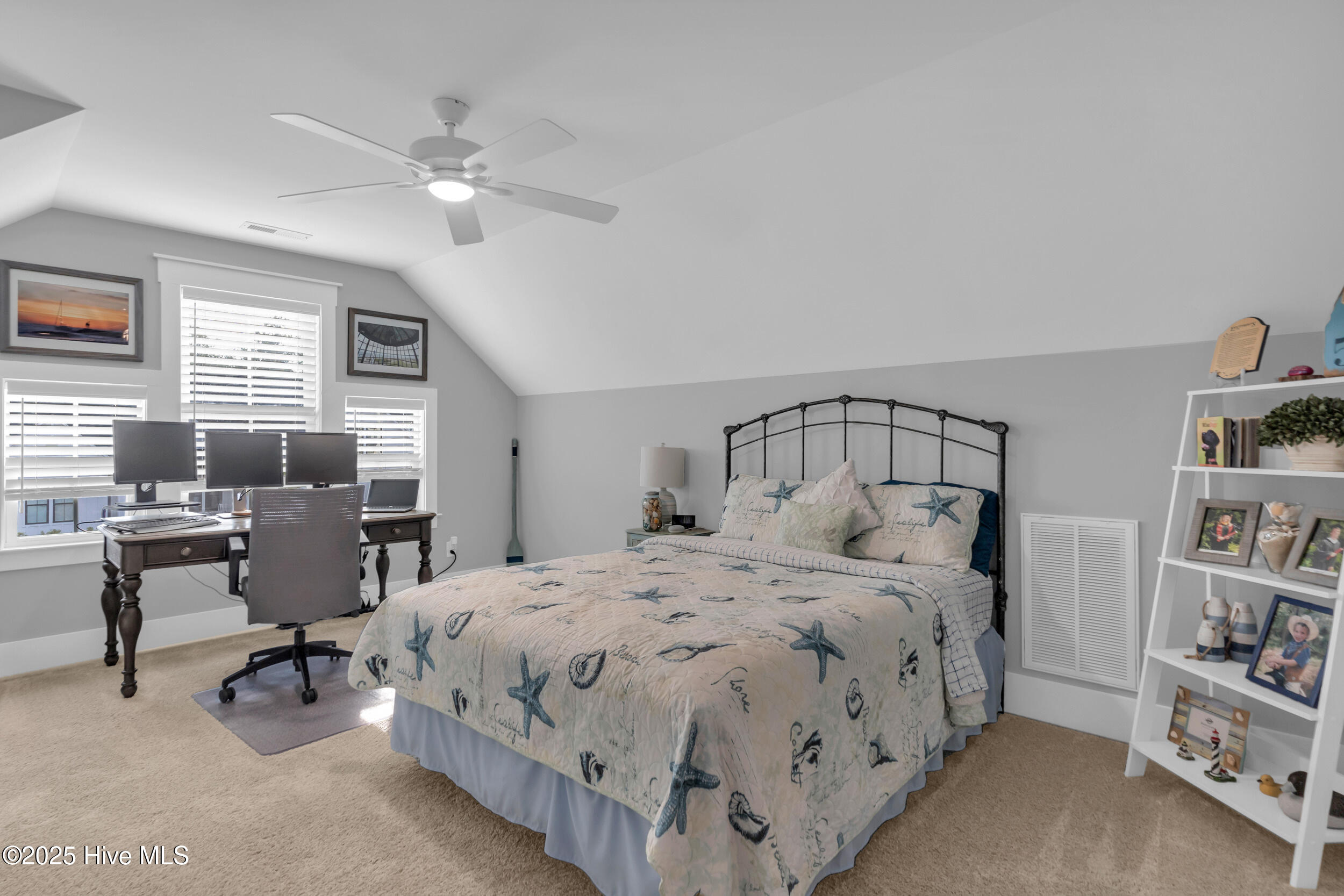 100543142 | Photo 39