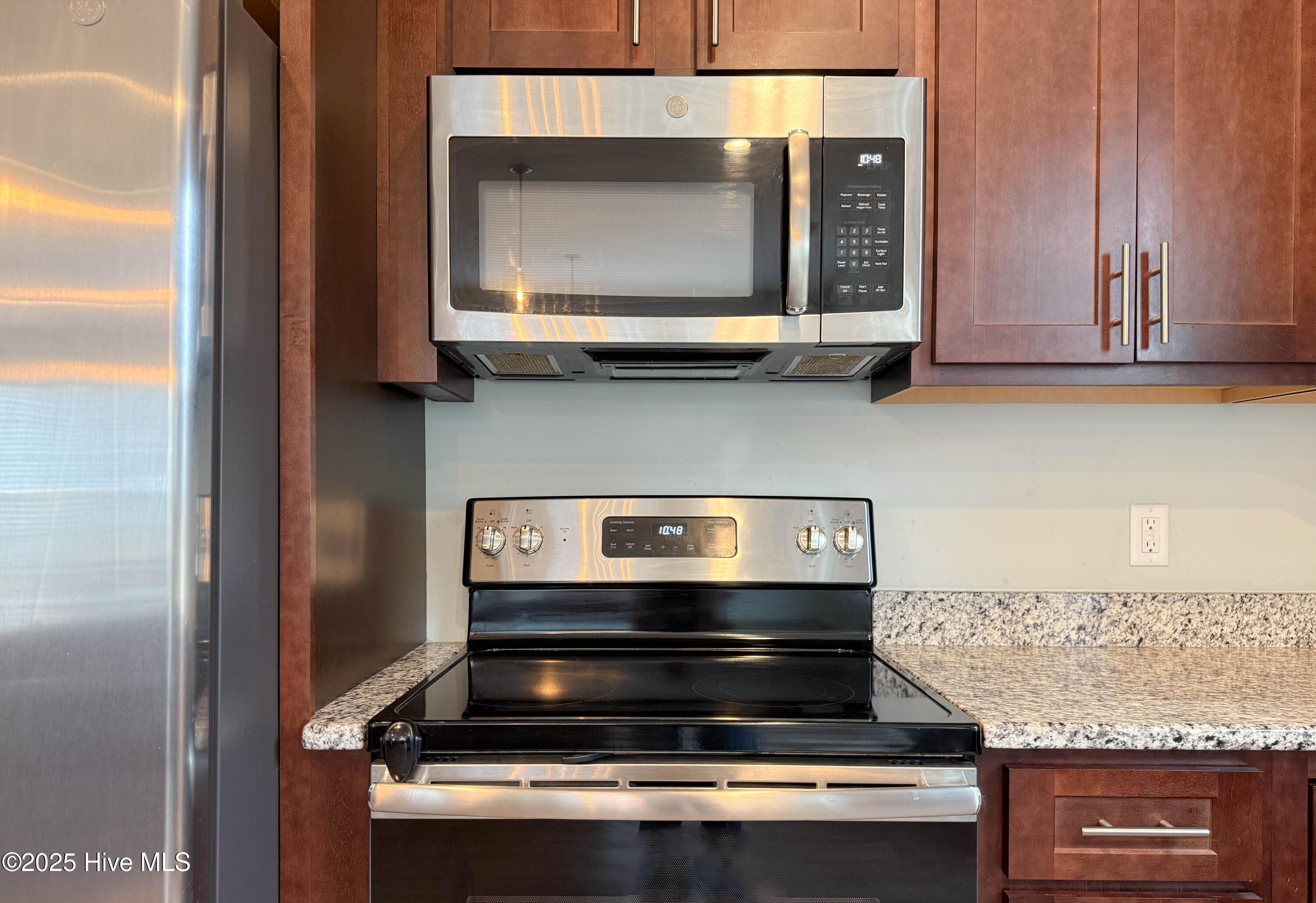 100536408 | Photo 25