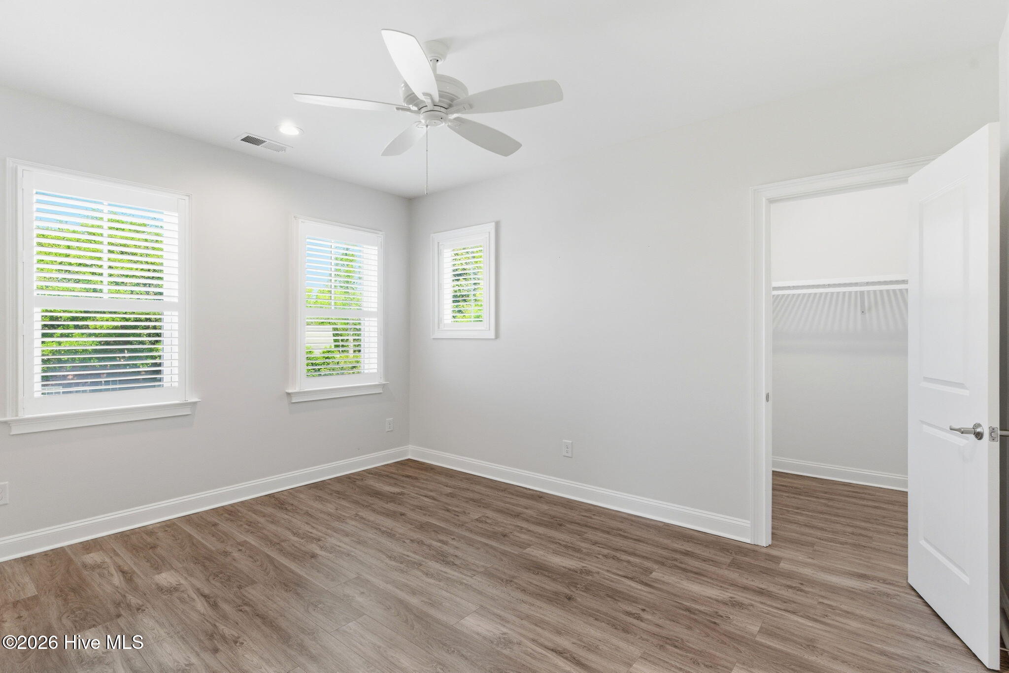 100569885 | Photo 31