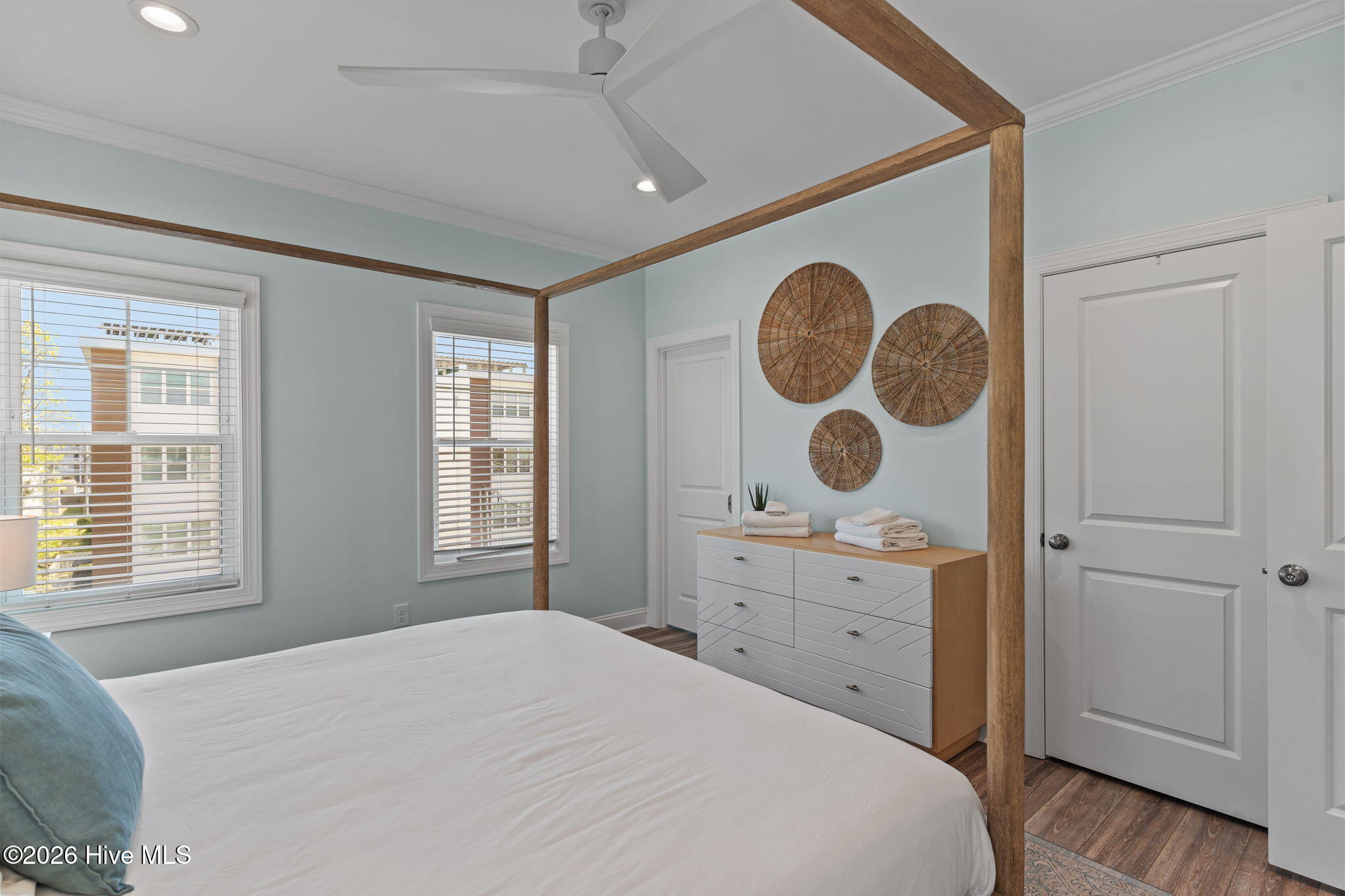 100565767 | Photo 22