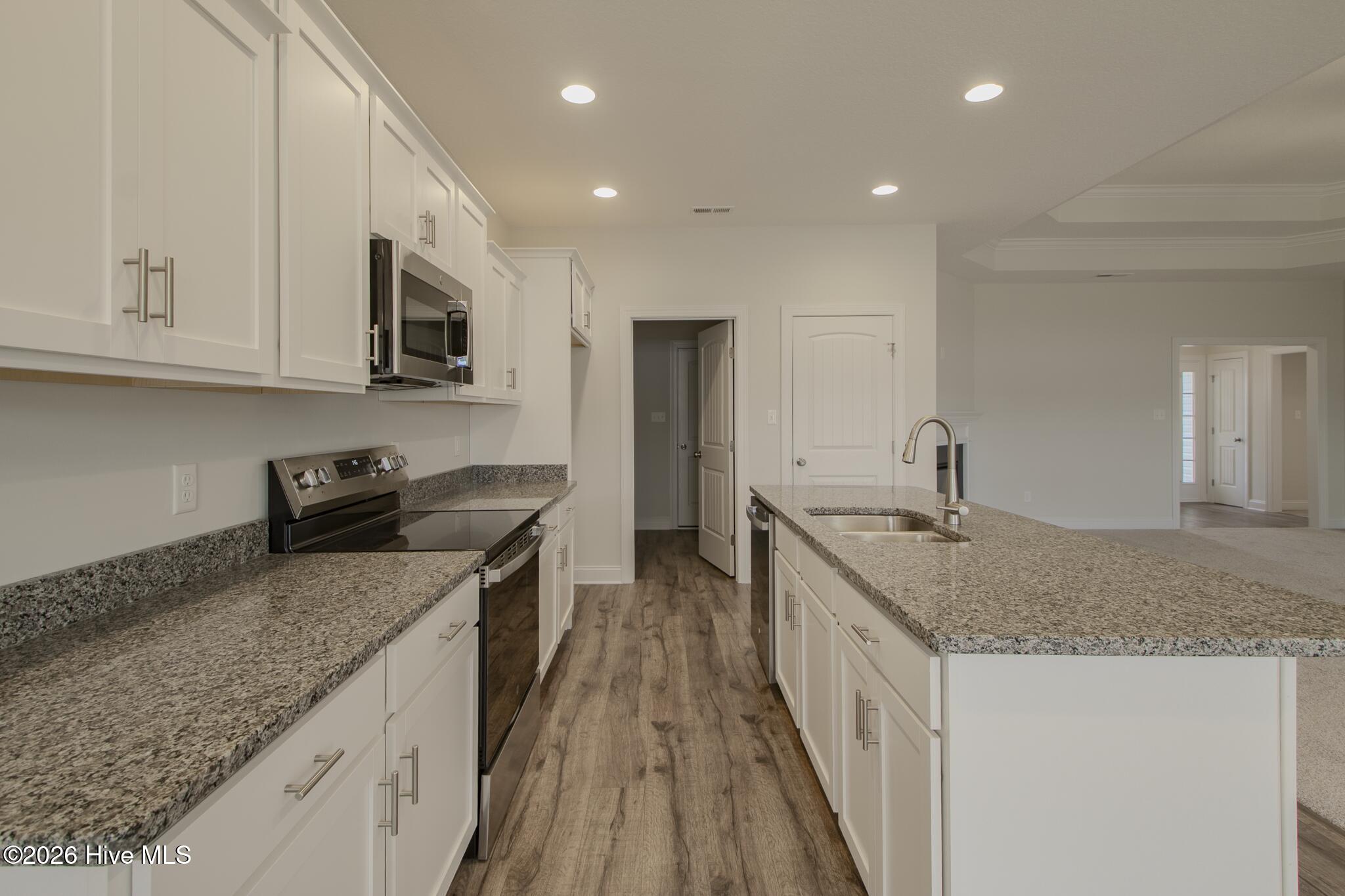 100497435 | Photo 10