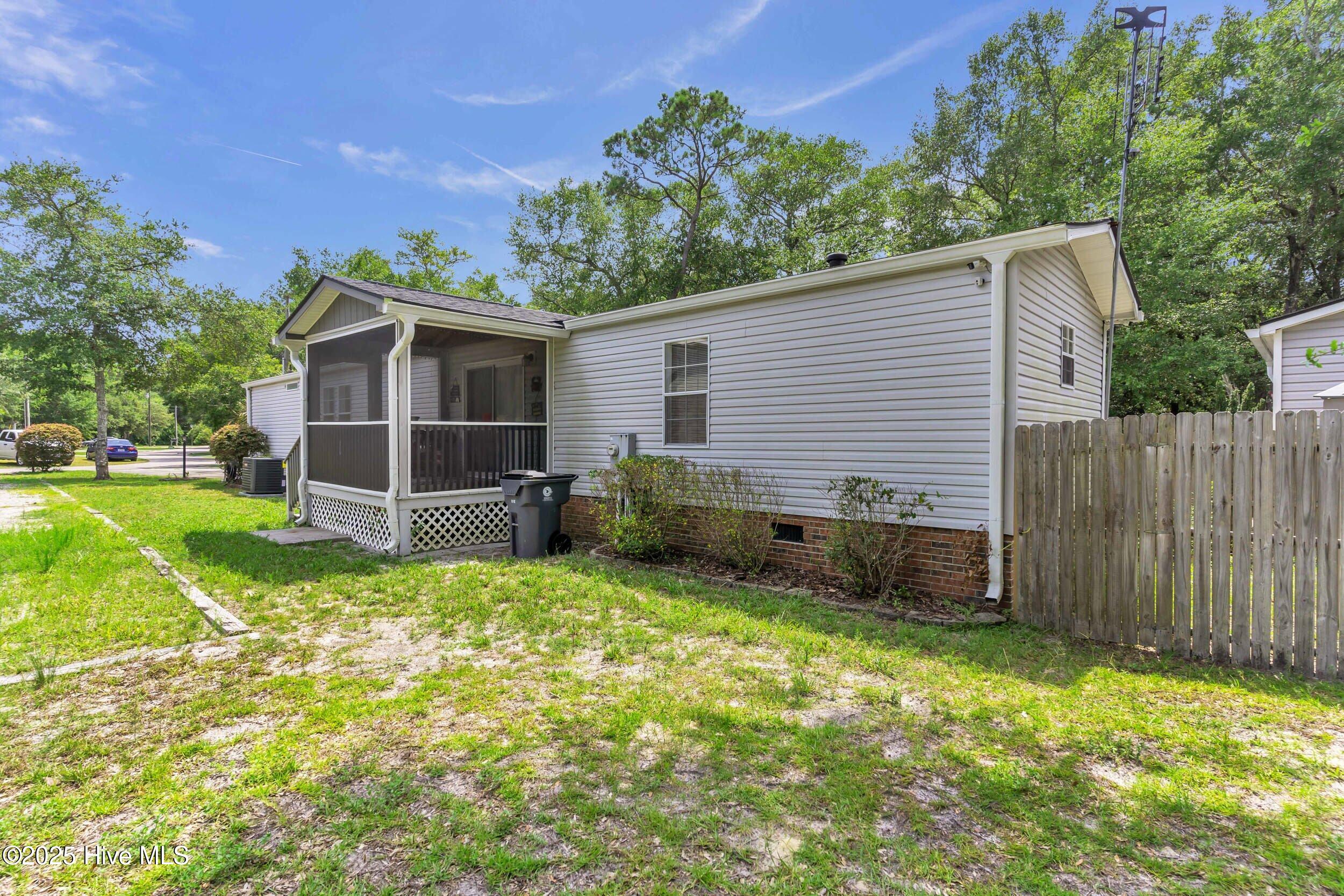 100559828 | Photo 22