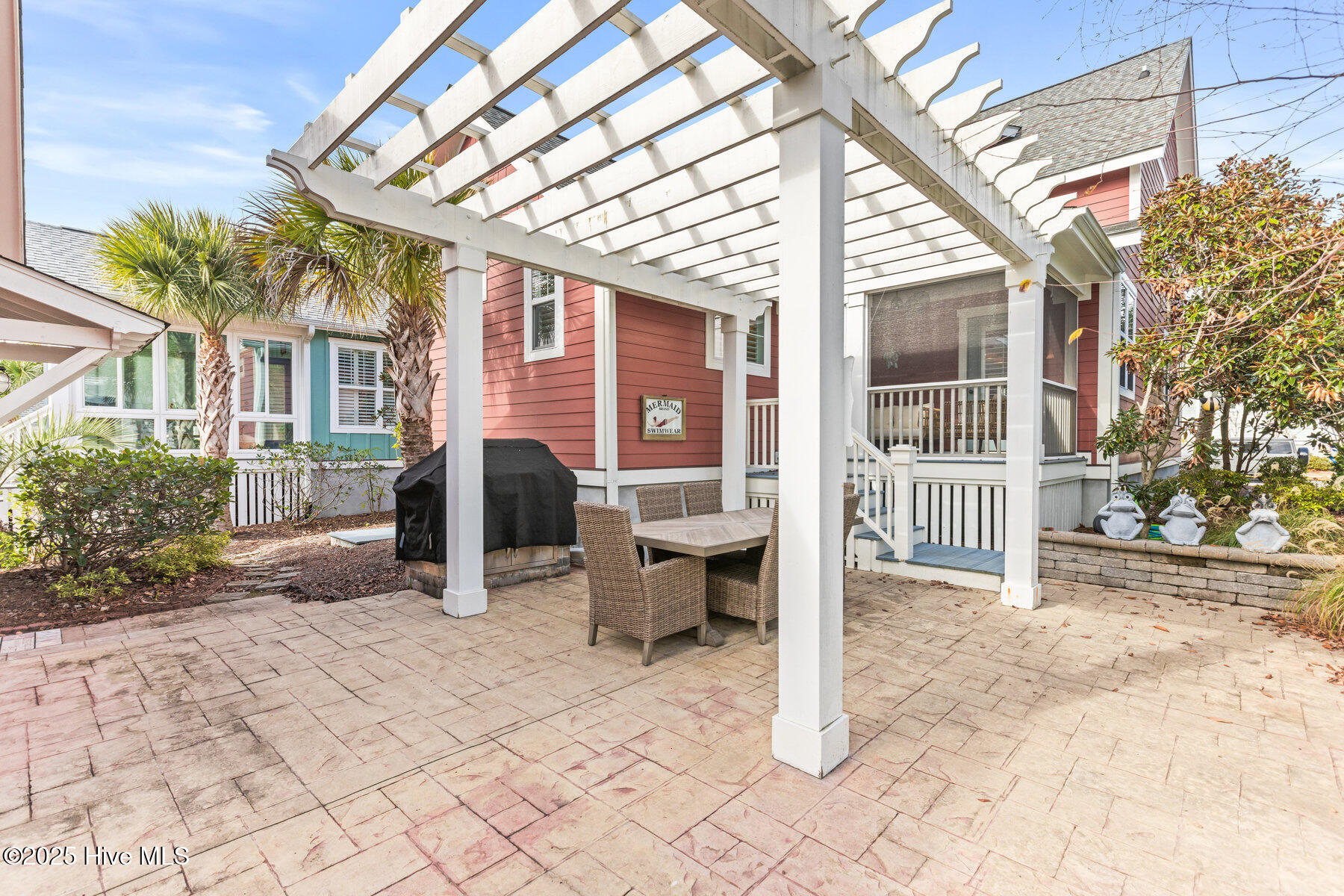 100544717 | Photo 42