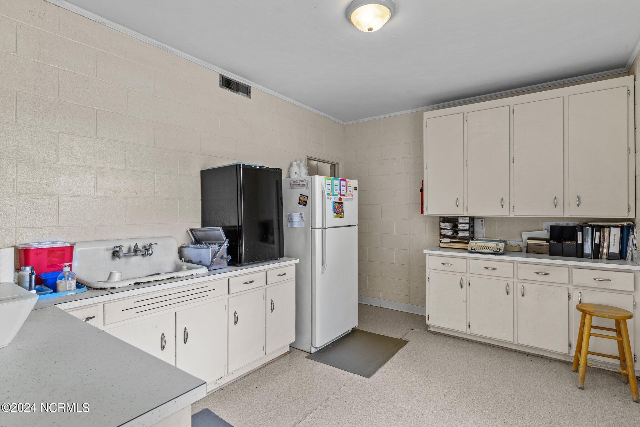 100517313 | Photo 16