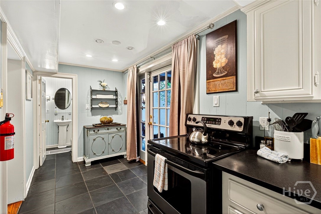 208 E Liberty Street, Savannah, GA, 31401