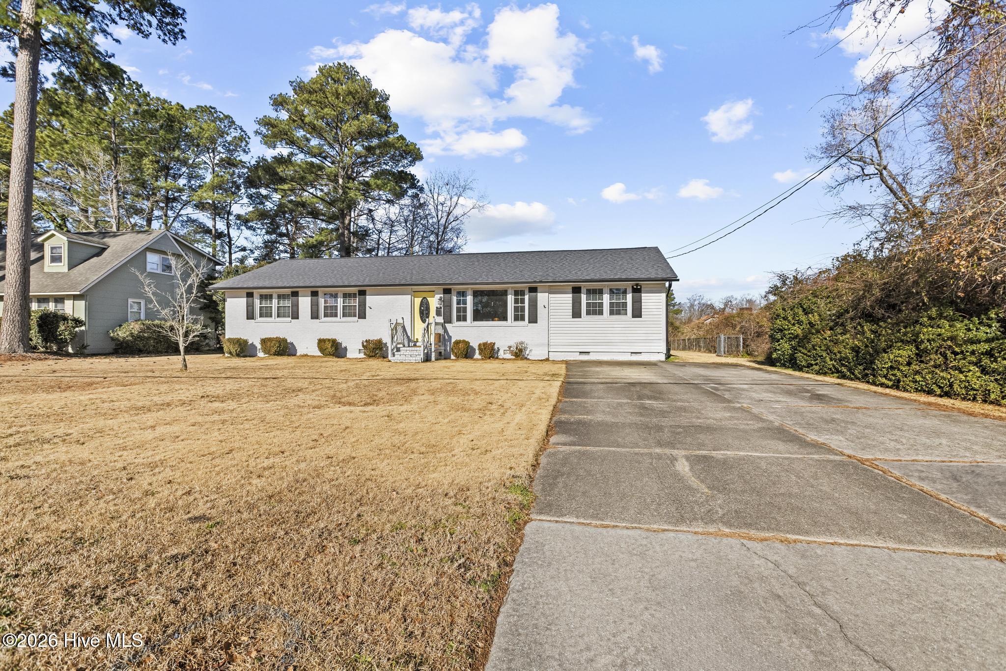 100553345 | Photo 33