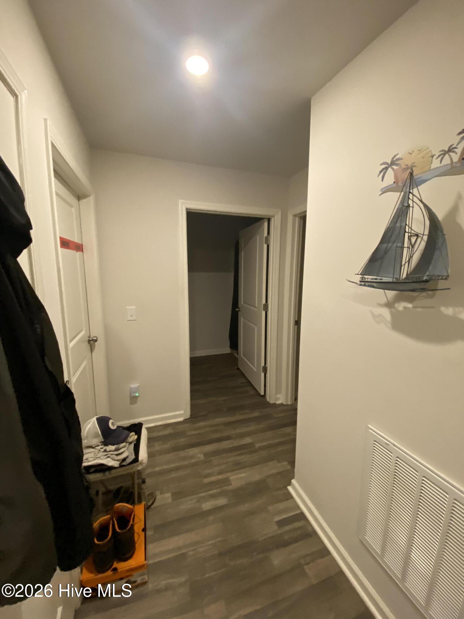 100566692 | Photo 18