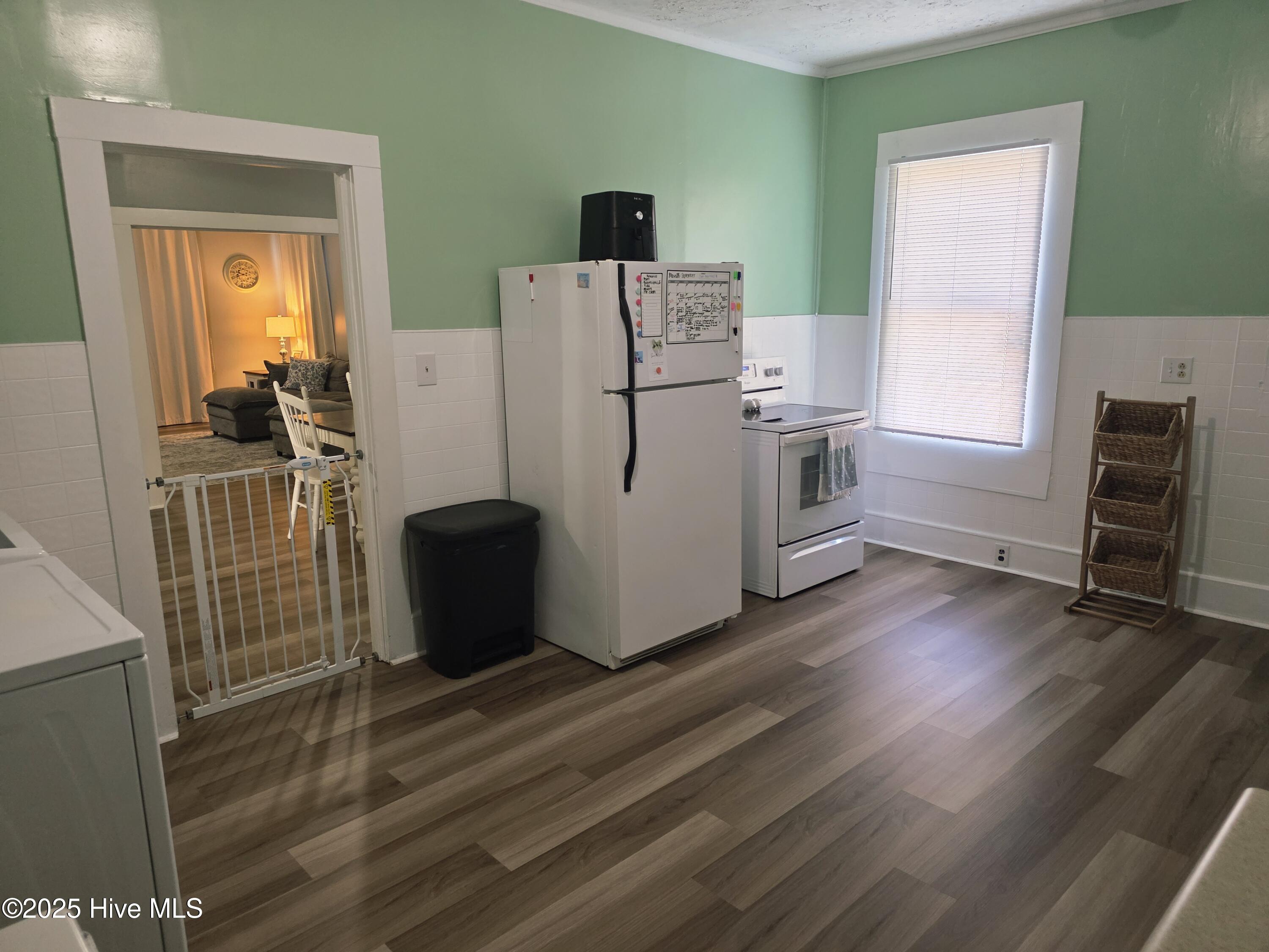 100533027 | Photo 15