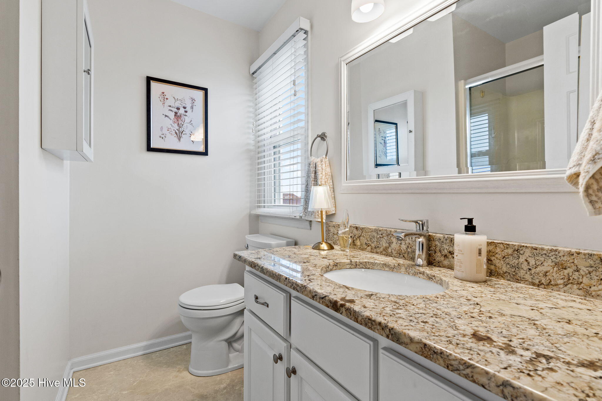 100545689 | Photo 22