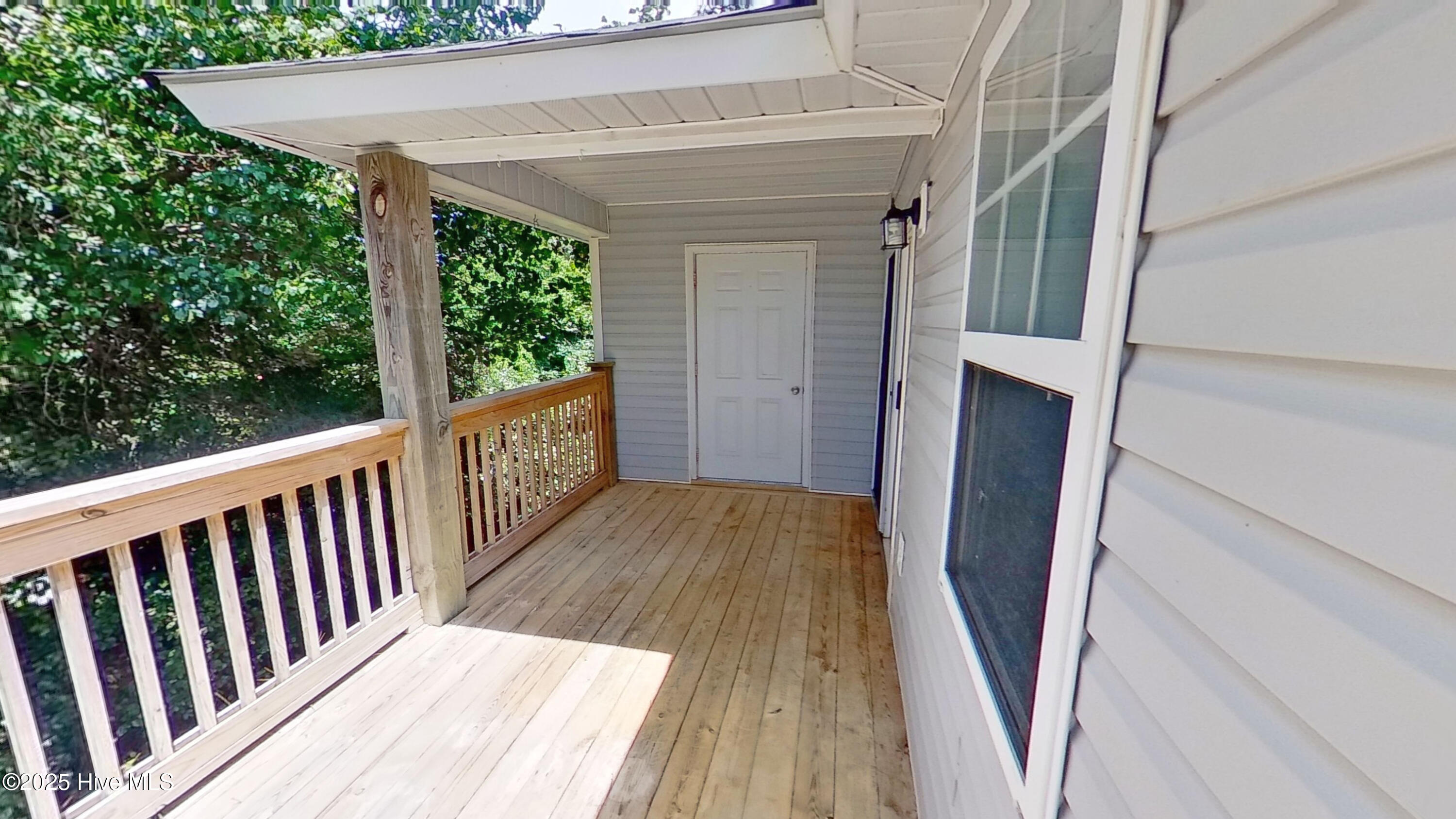 100512286 | Photo 26