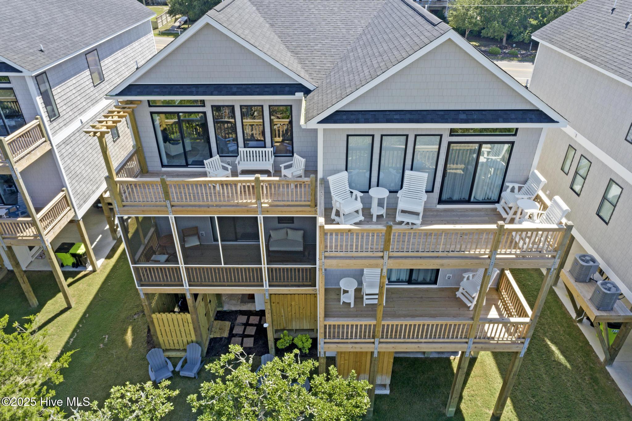 100533799 | Photo 43