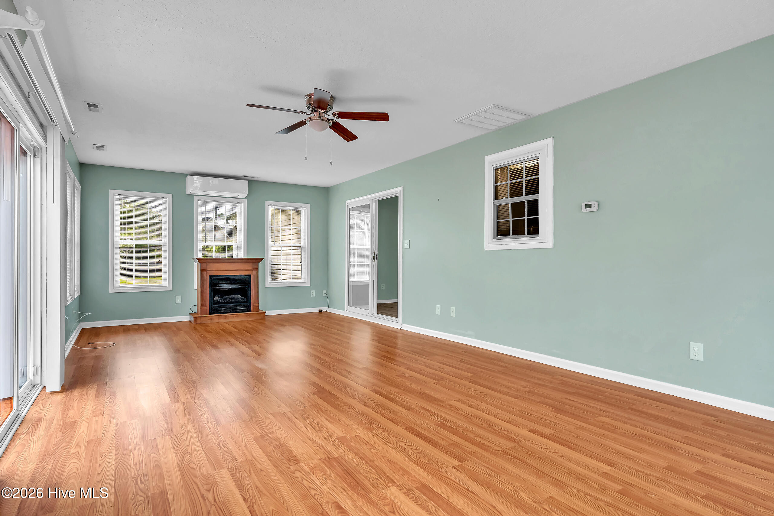 215 Winding Creek Way,Hubert