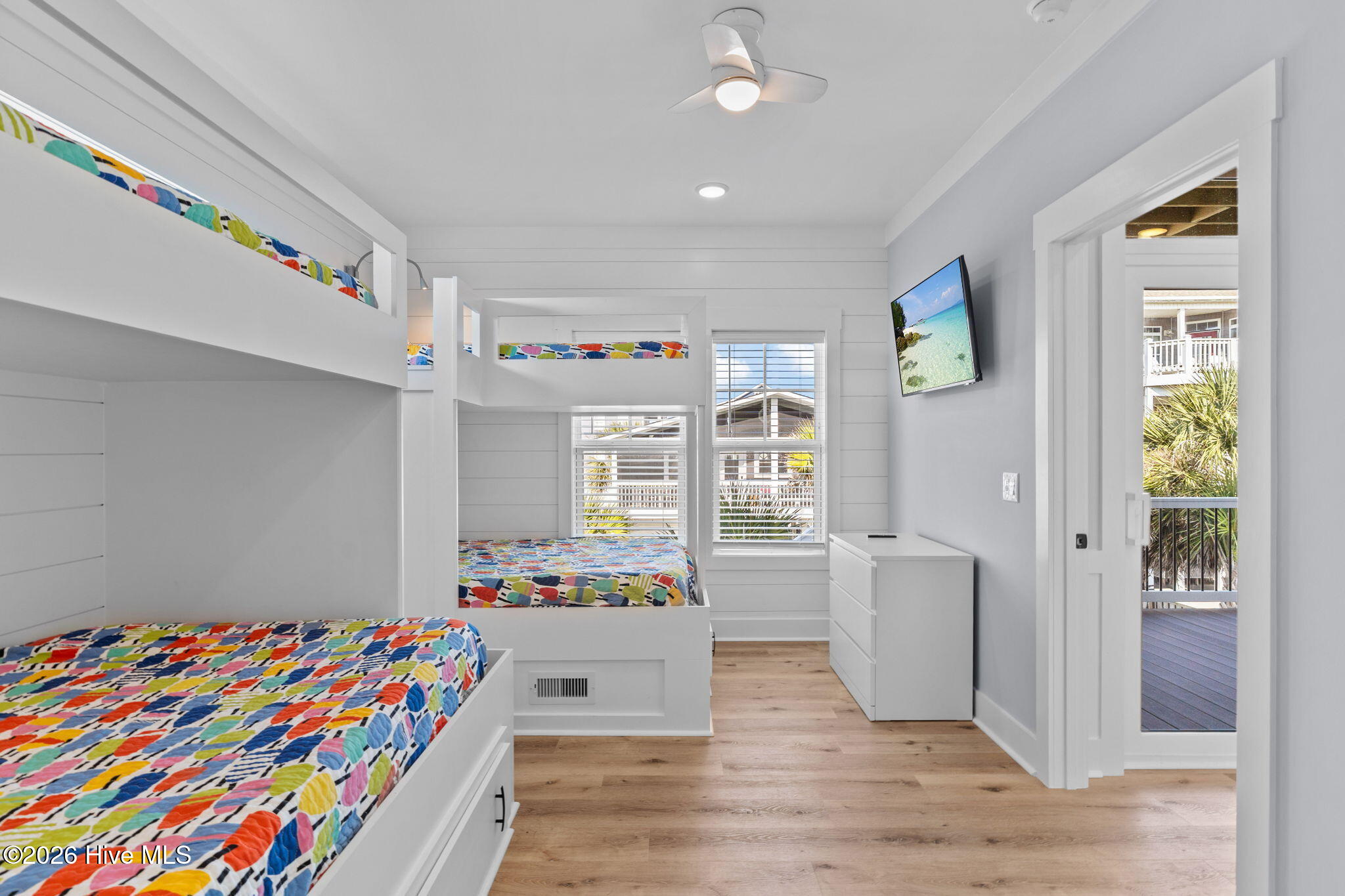 100559050 | Photo 15