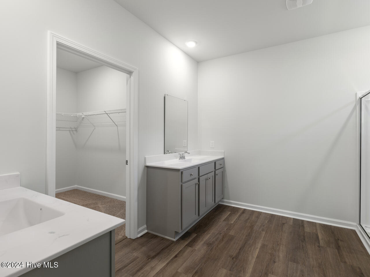 100569561 | Photo 15