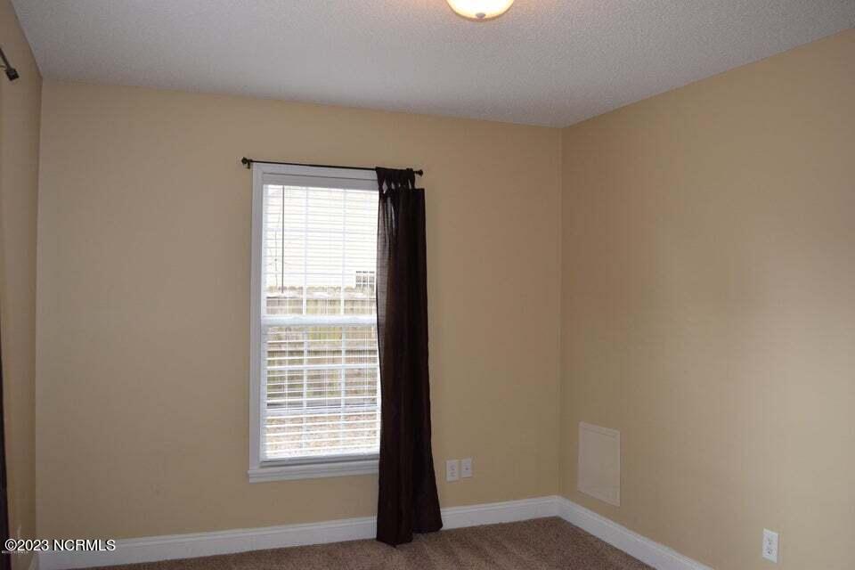 100557882 | Photo 11