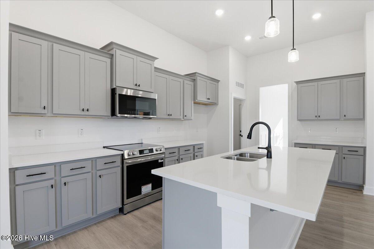 100552379 | Photo 10