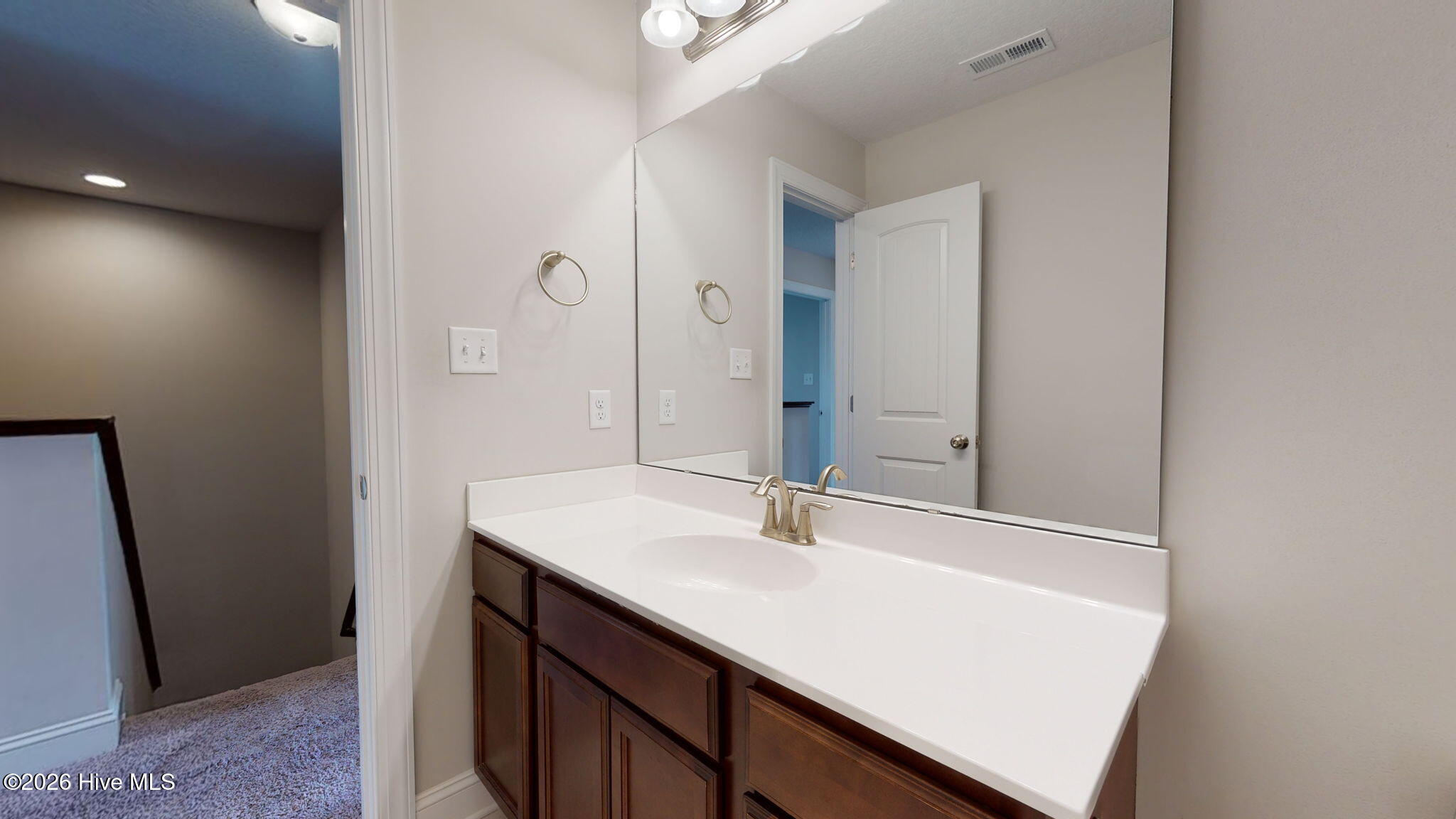 100558760 | Photo 27