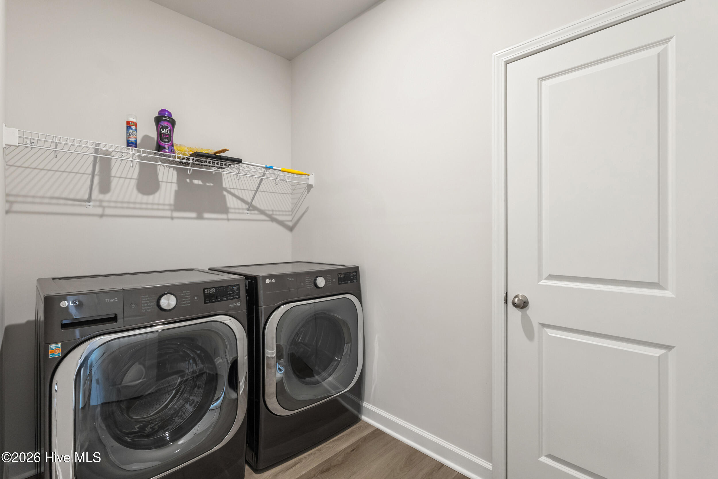 100568412 | Photo 35