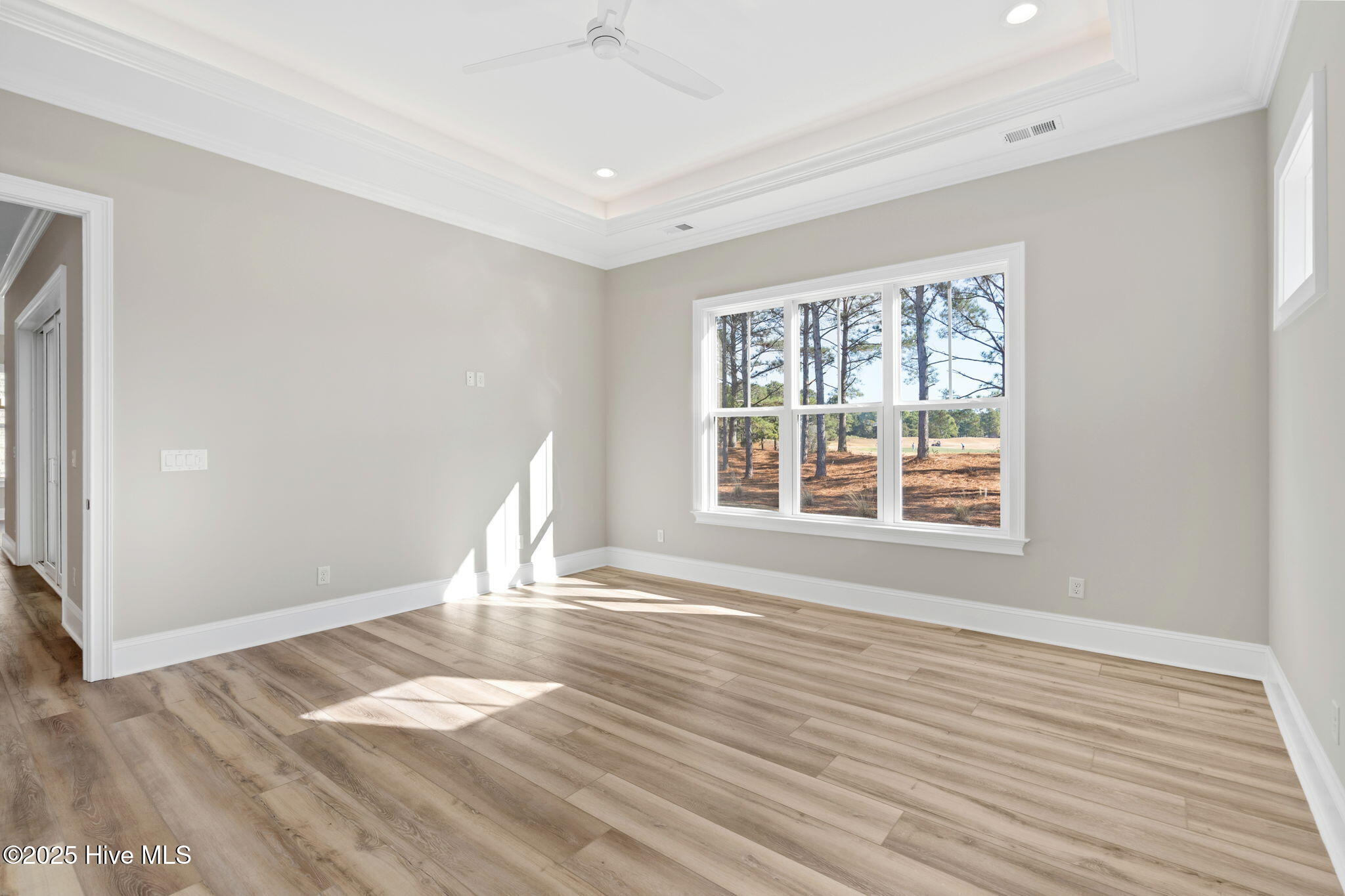 100525114 | Photo 27