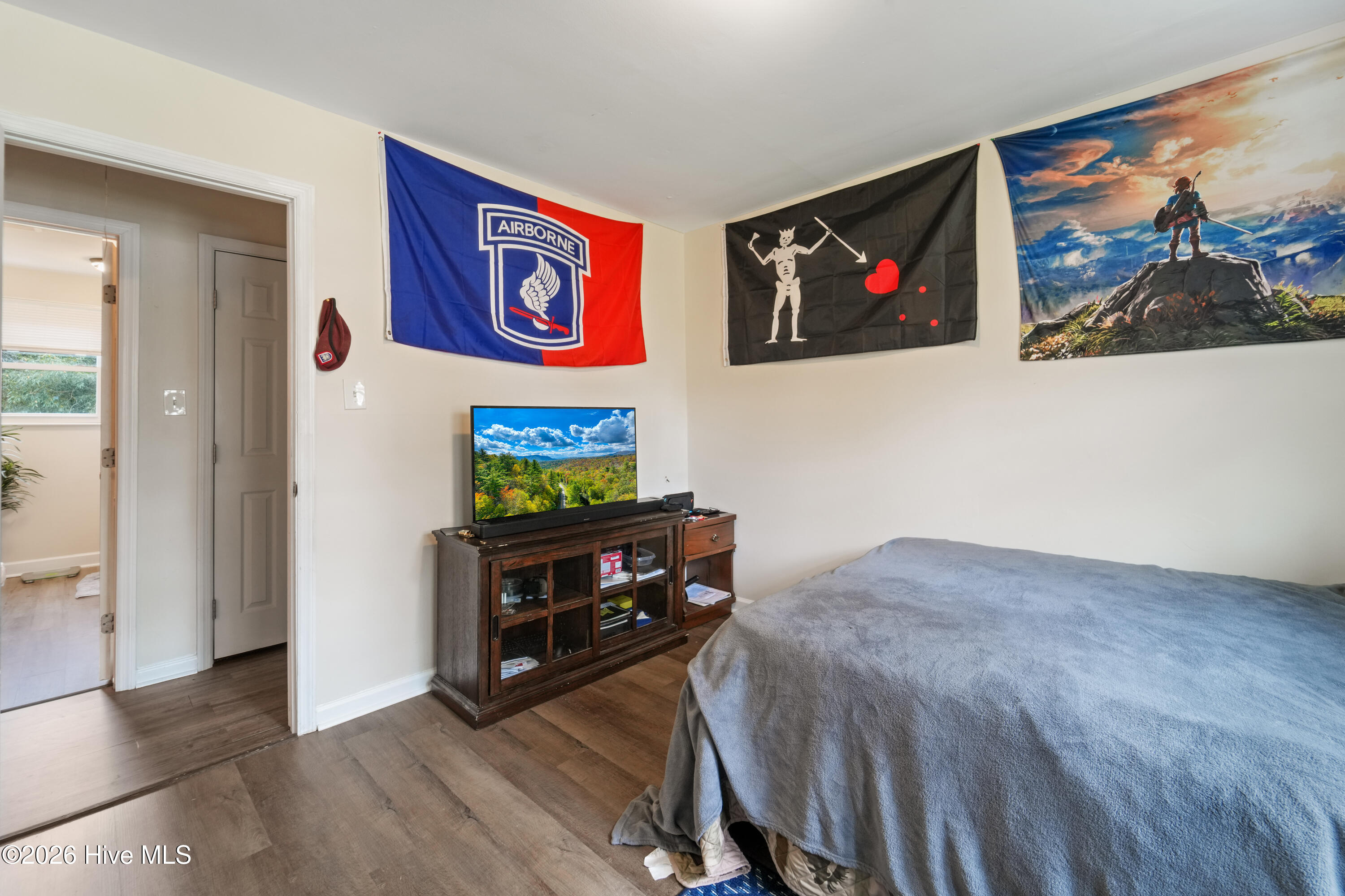 100561958 | Photo 33