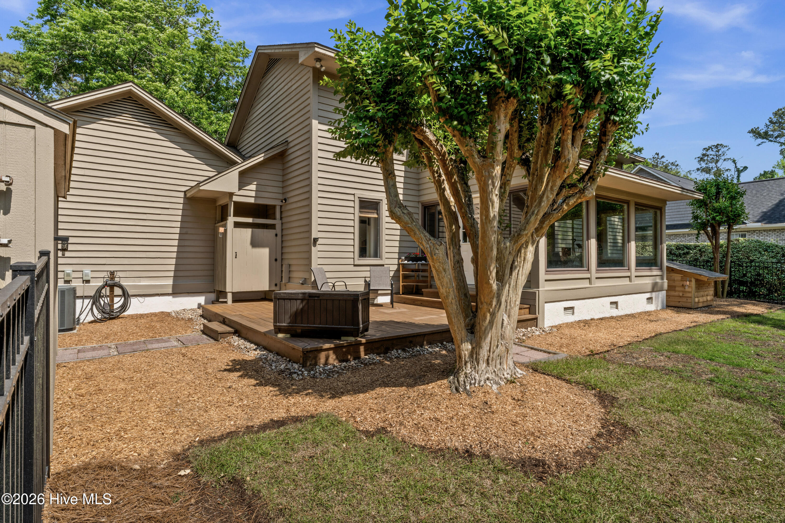 100569922 | Photo 53