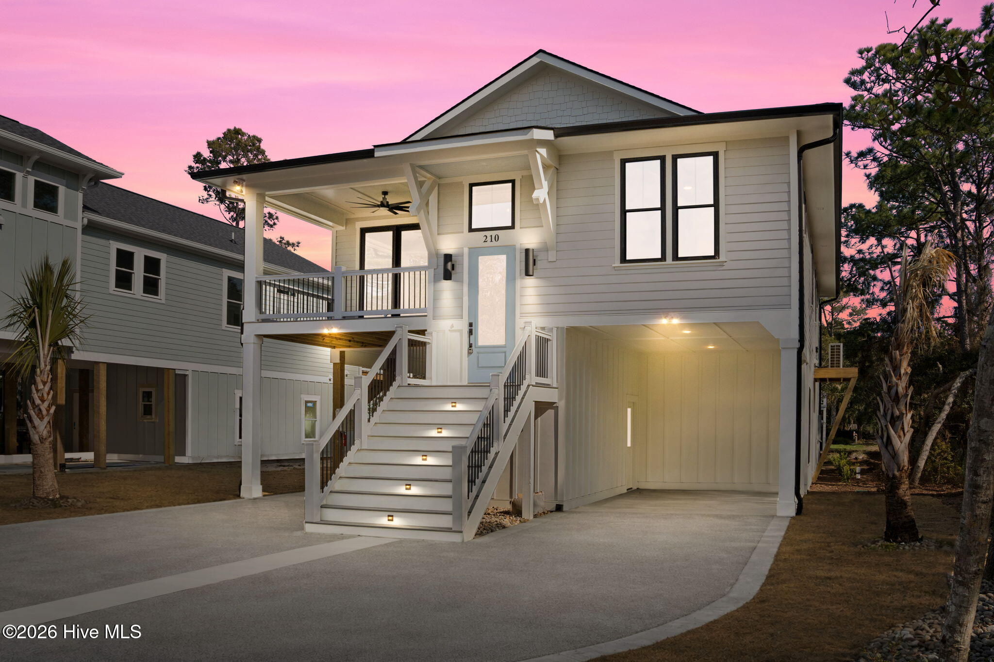 100554131 | Photo 62