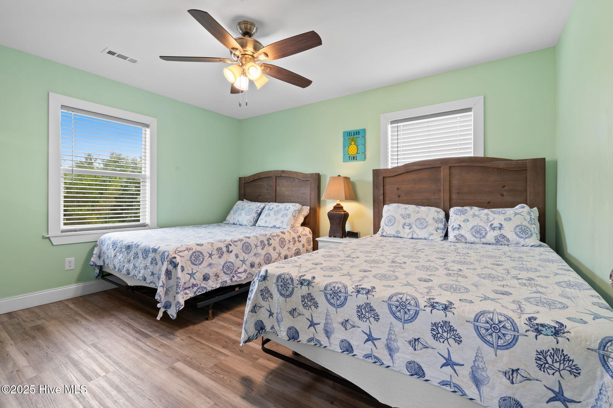 100510306 | Photo 24