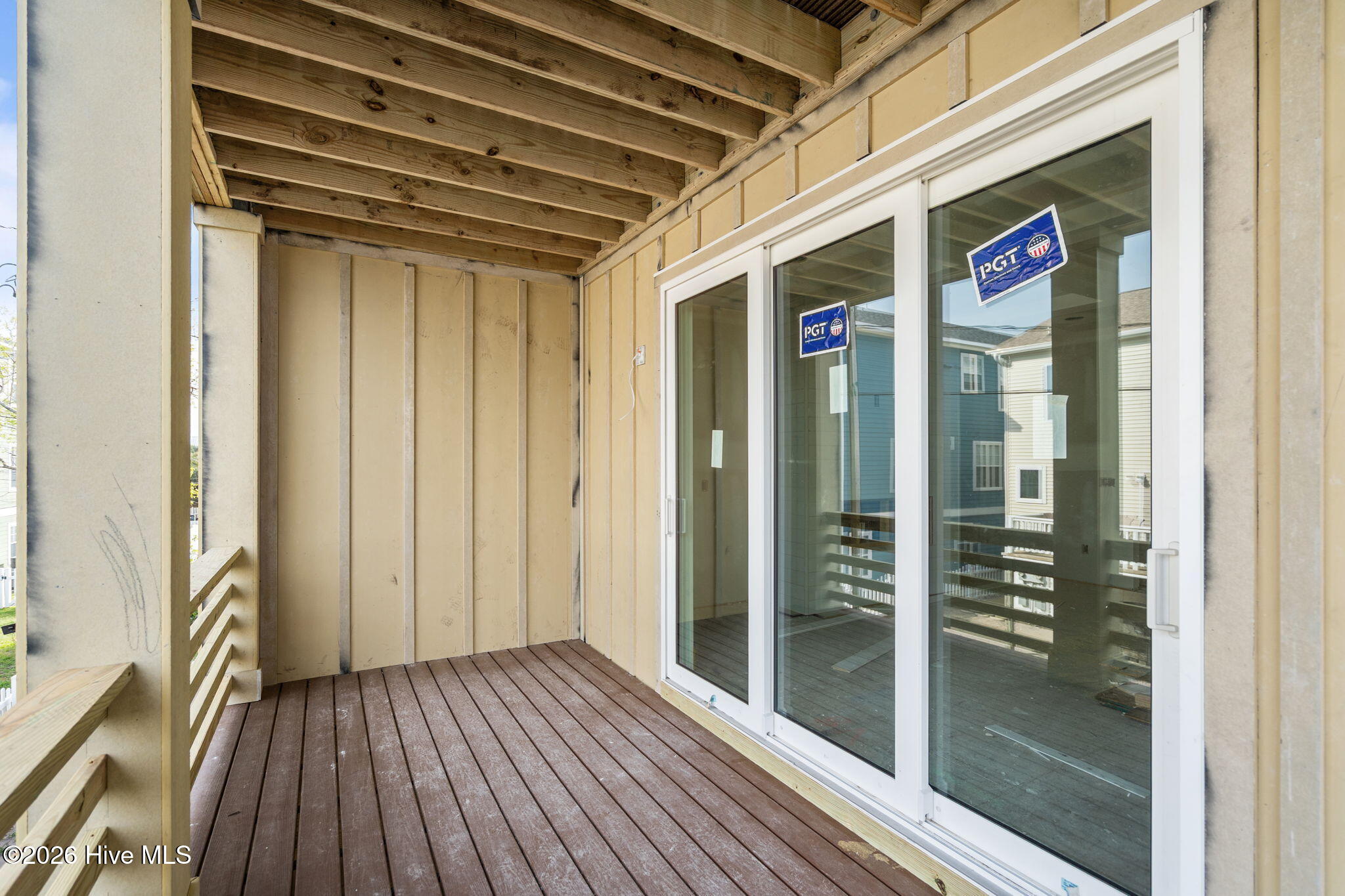 100547046 | Photo 22