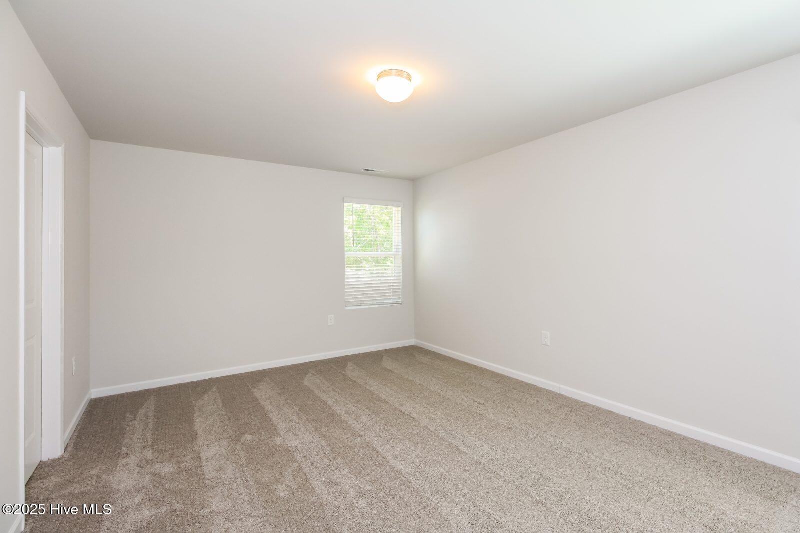 008-photo-main-bedroom-12720027 (1)