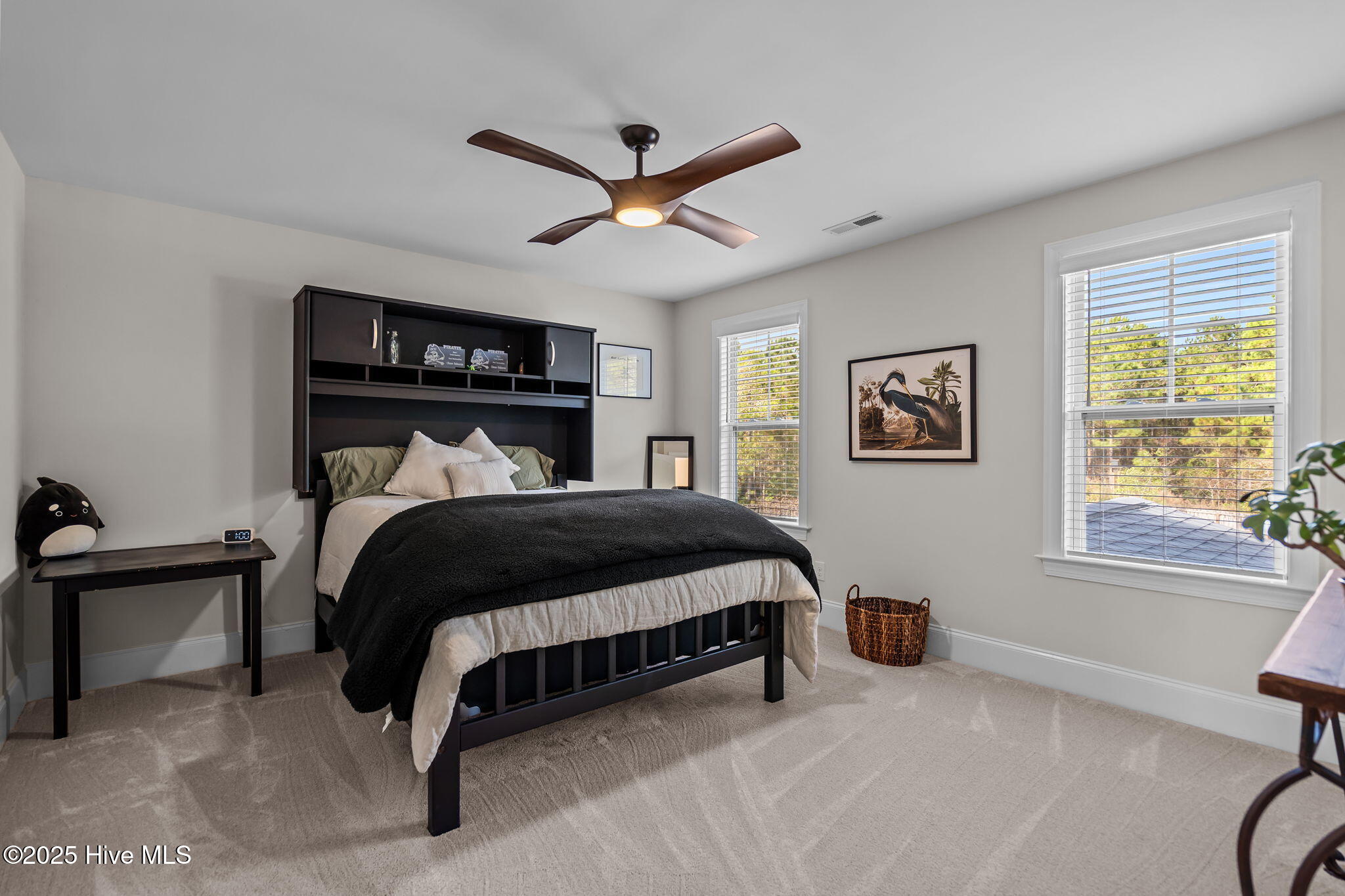 100543629 | Photo 32